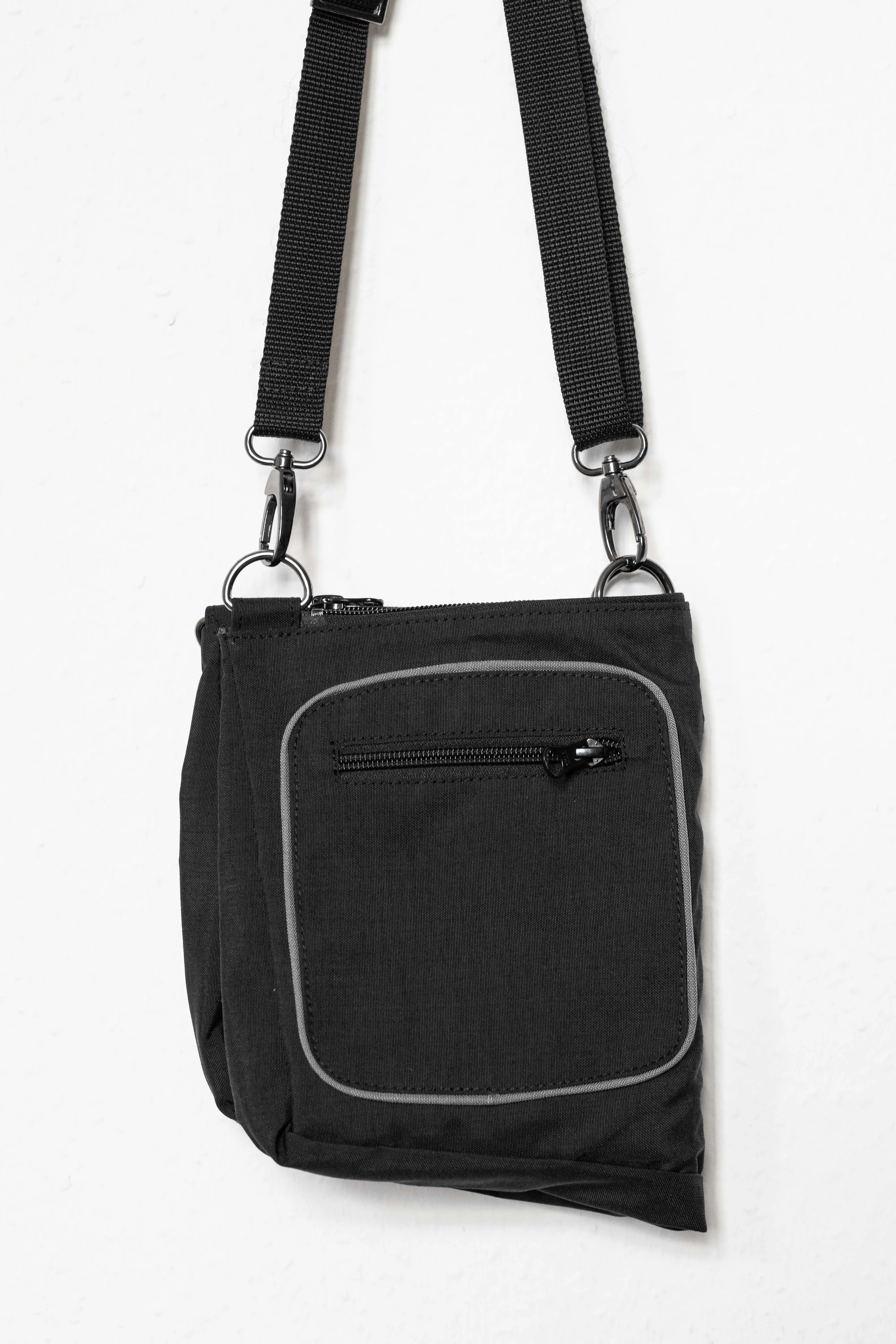 24H Raver Bag Black | BISKIT X GWSU