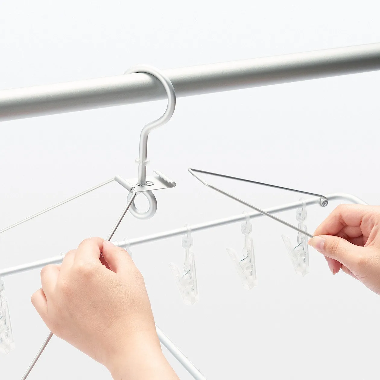 Aluminium Square Hanger - 24 Pegs