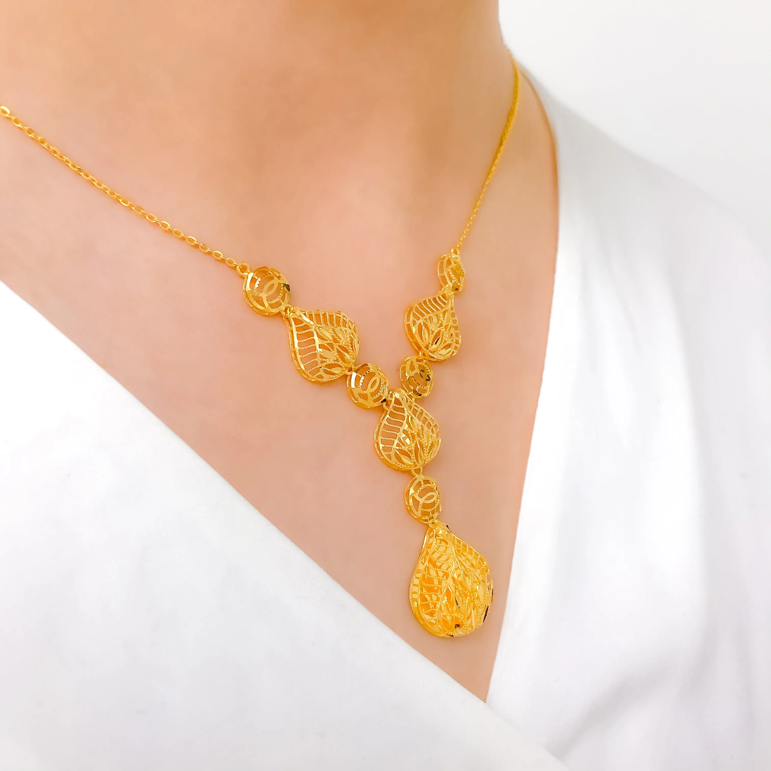 Beautiful Leaf Necklace Set
