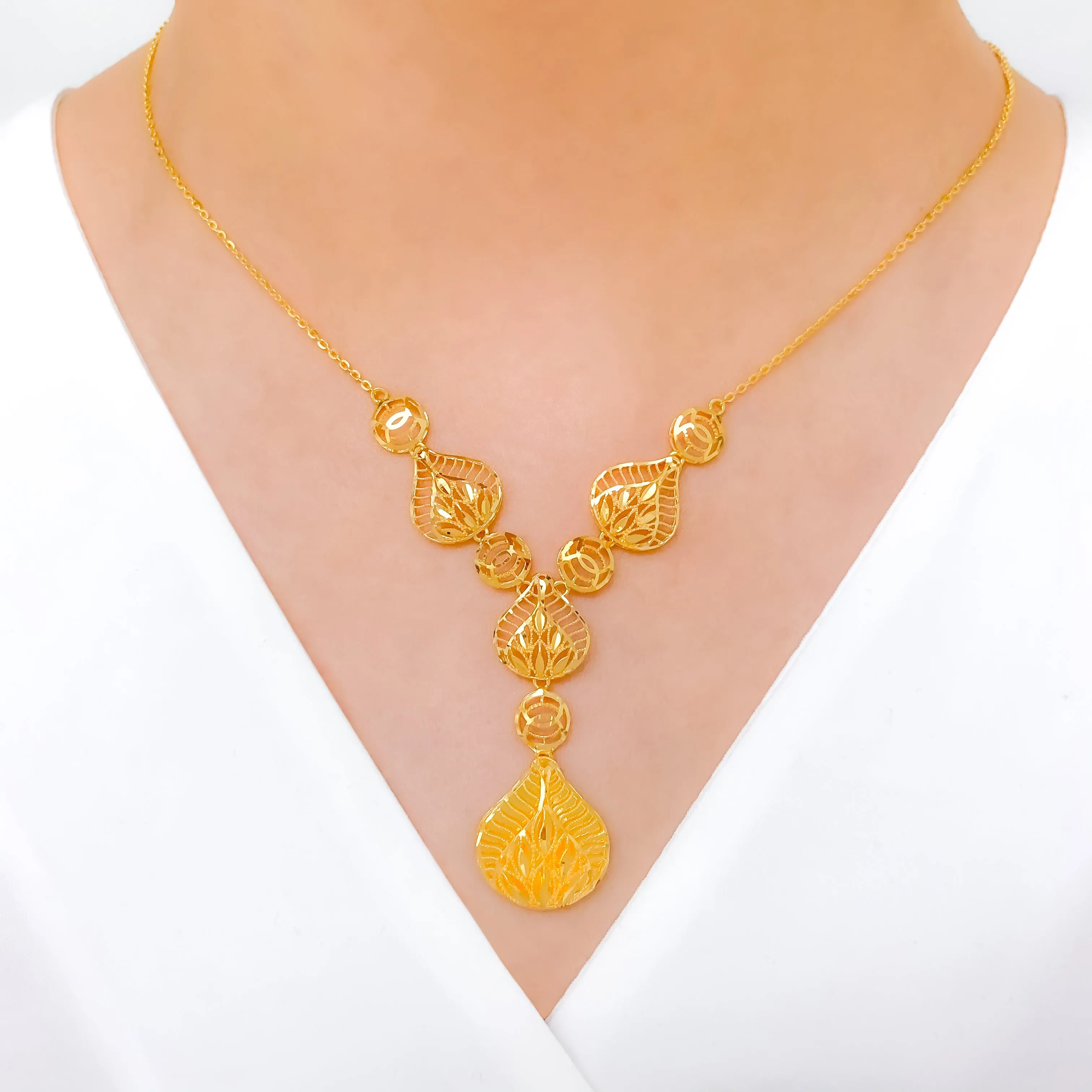 Beautiful Leaf Necklace Set