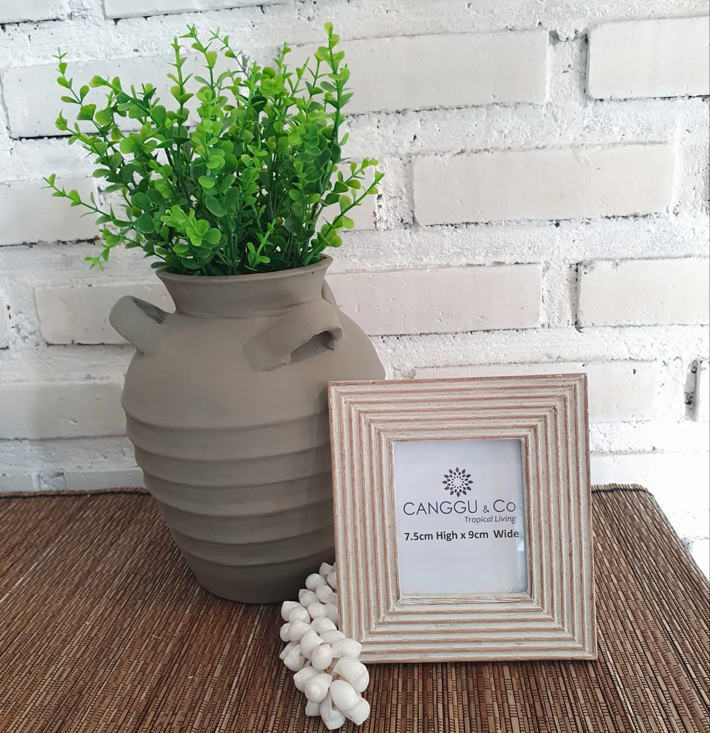 Bee Beautiful Pottery Vas