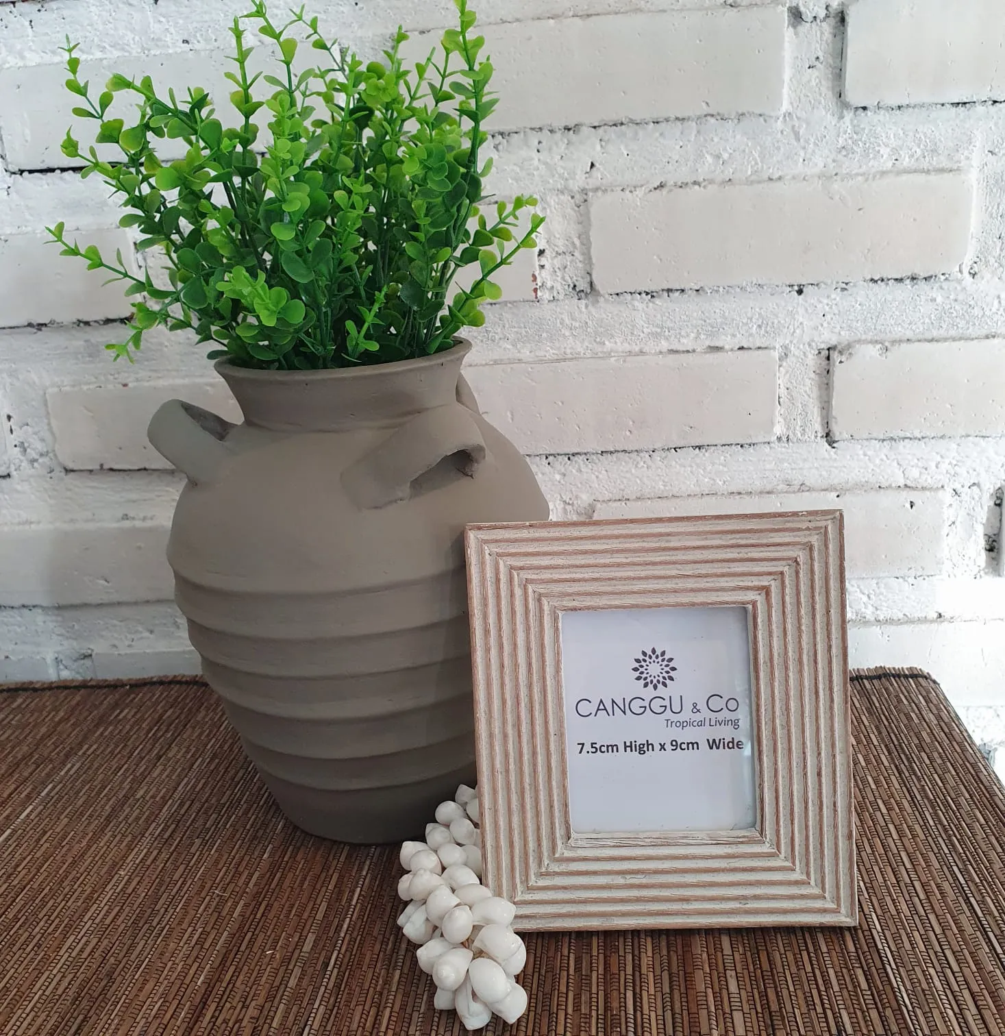 Bee Beautiful Pottery Vas