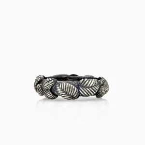 BLACK LEAVES RING