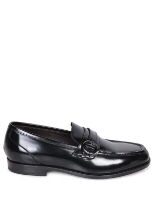 Buckle details black loafer