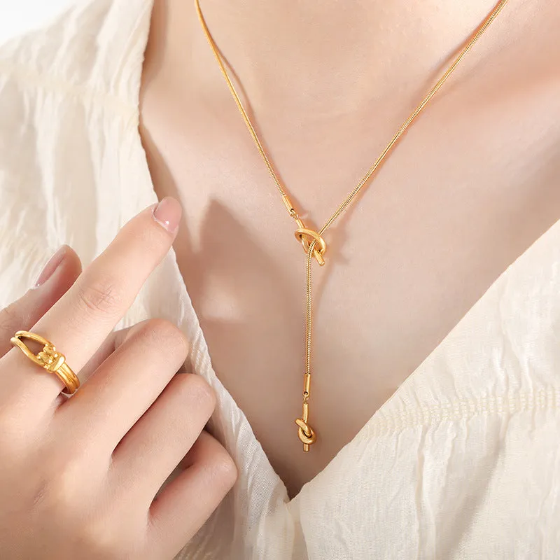 Elegant Metal Chain Necklace with Tassel Detail