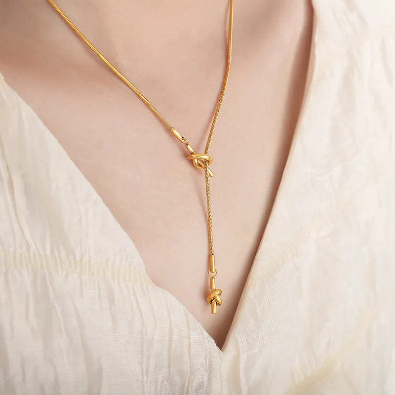 Elegant Metal Chain Necklace with Tassel Detail