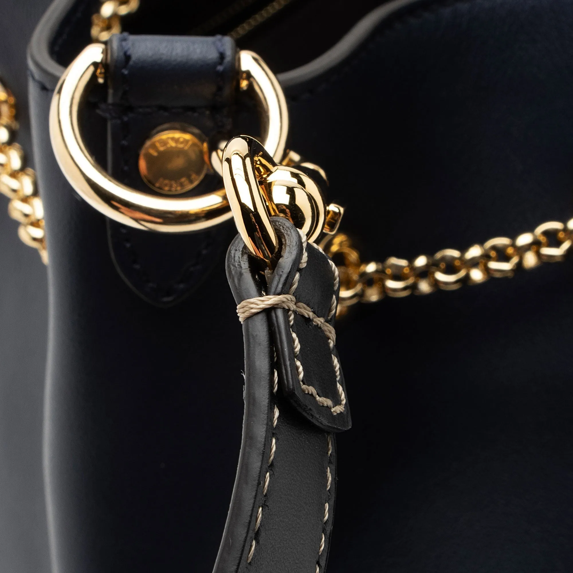 Fendi Leather Karligraphy Chain Bucket Bag (SHF-9MnXHw)