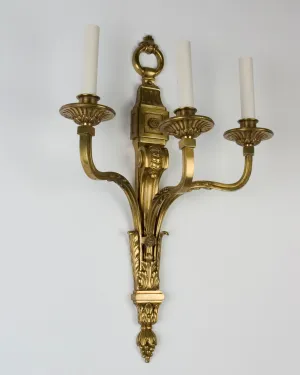 Neoclassical Bronze Sconce with Foliate Details