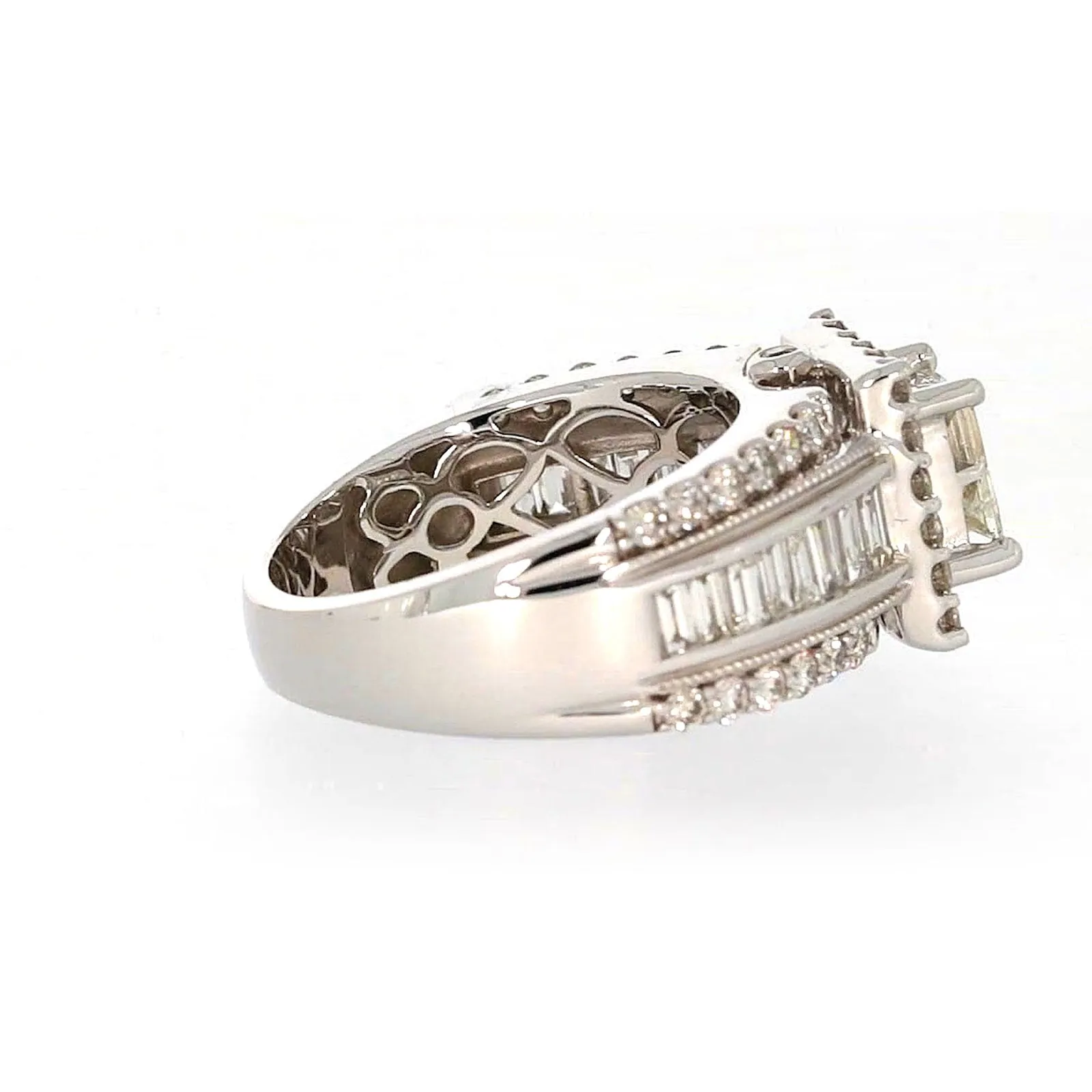 New York 14ct White Gold Princess & Baguette & Round Brilliant Cut 2 CARAT tw of Diamonds Ring