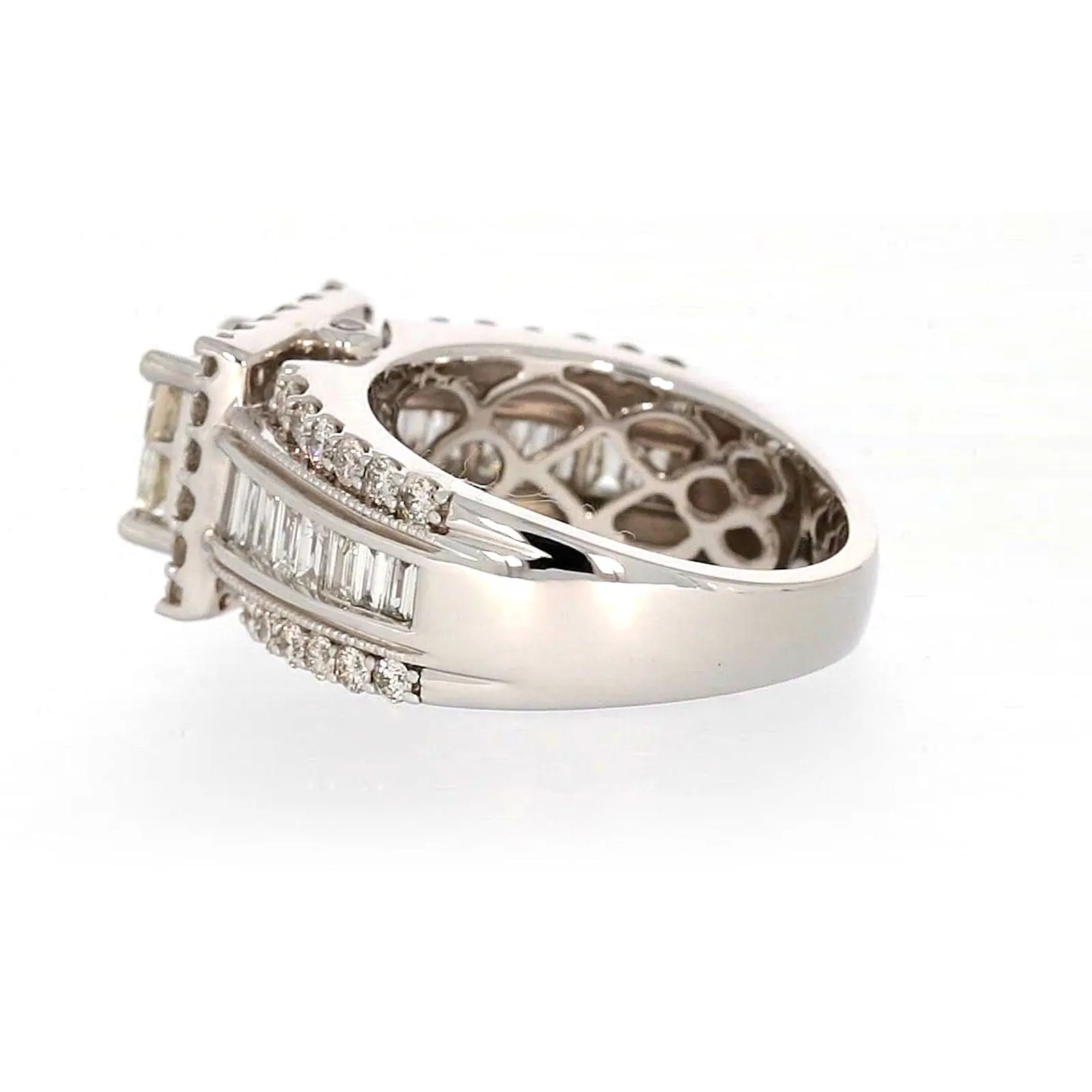 New York 14ct White Gold Princess & Baguette & Round Brilliant Cut 2 CARAT tw of Diamonds Ring
