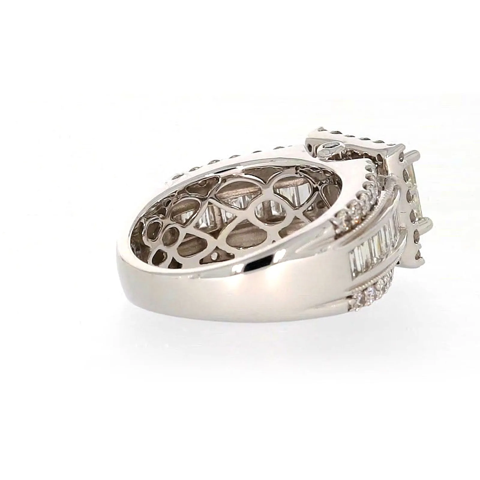 New York 14ct White Gold Princess & Baguette & Round Brilliant Cut 2 CARAT tw of Diamonds Ring