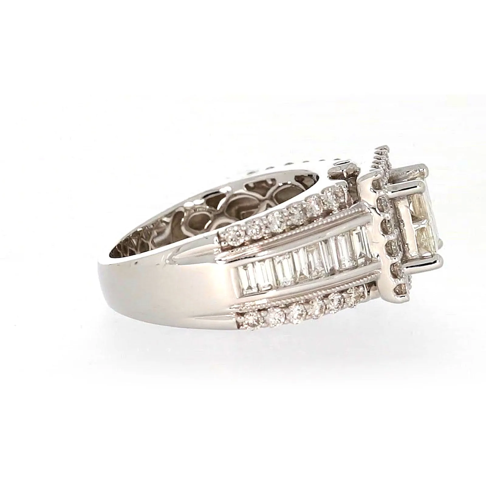 New York 14ct White Gold Princess & Baguette & Round Brilliant Cut 2 CARAT tw of Diamonds Ring