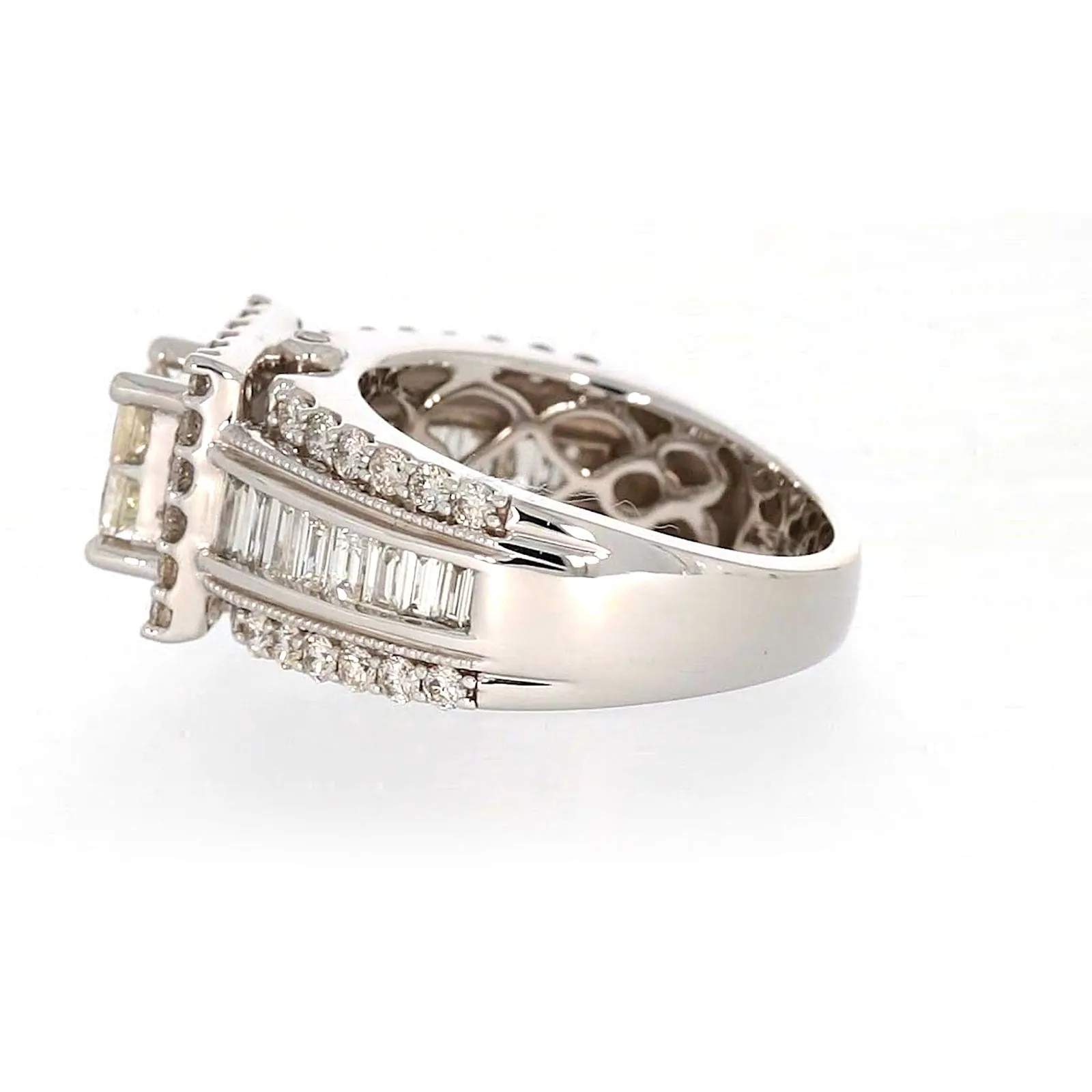 New York 14ct White Gold Princess & Baguette & Round Brilliant Cut 2 CARAT tw of Diamonds Ring