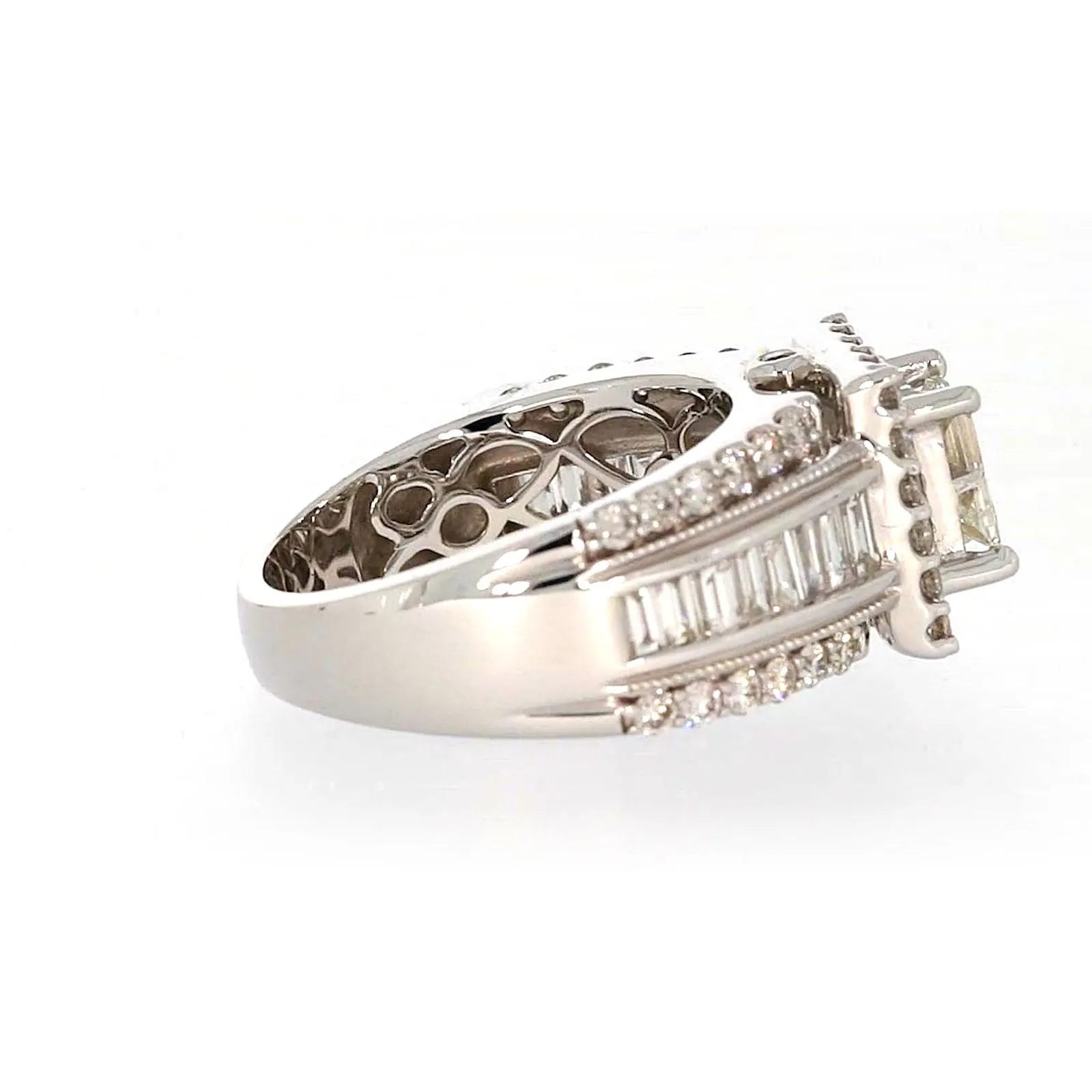 New York 14ct White Gold Princess & Baguette & Round Brilliant Cut 2 CARAT tw of Diamonds Ring