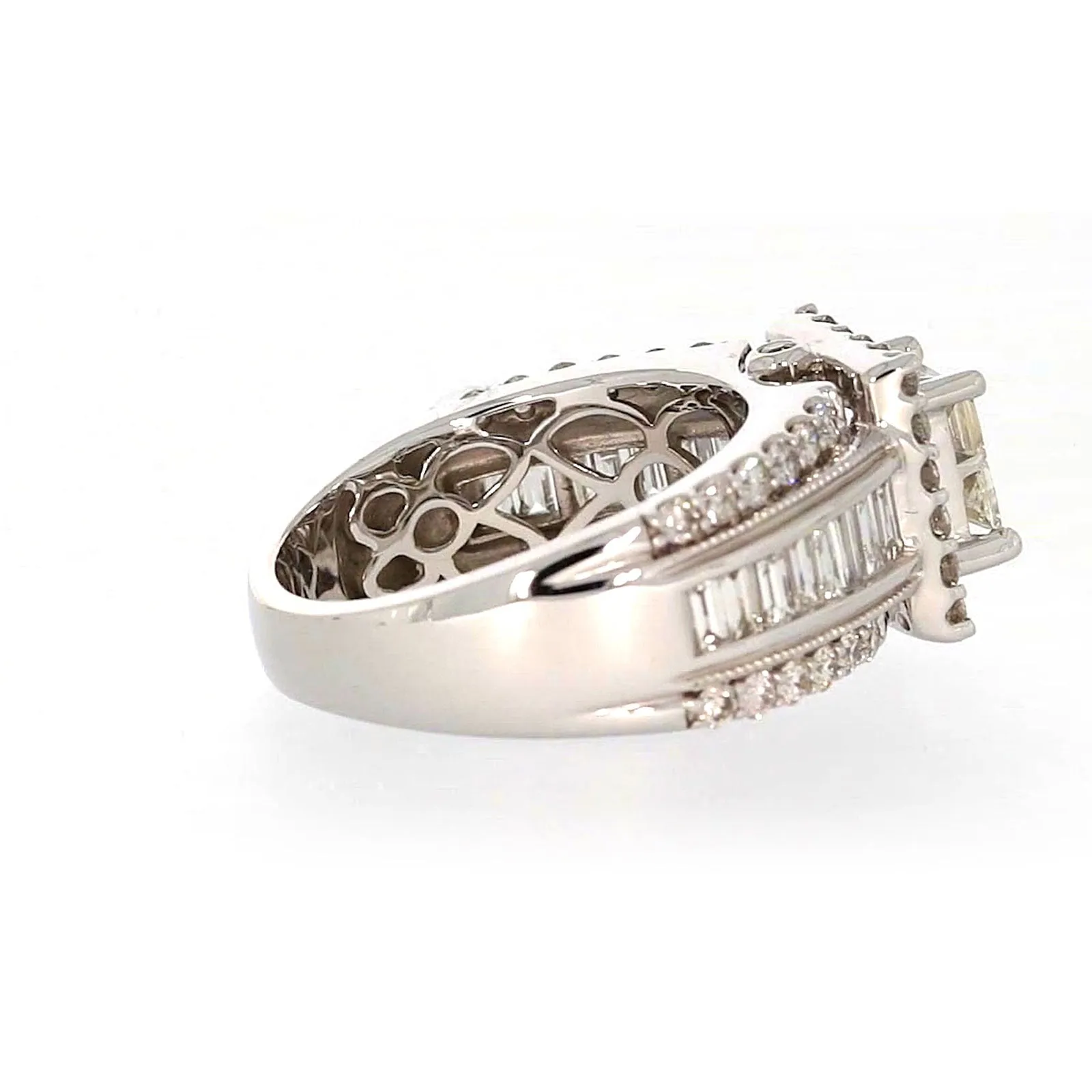 New York 14ct White Gold Princess & Baguette & Round Brilliant Cut 2 CARAT tw of Diamonds Ring