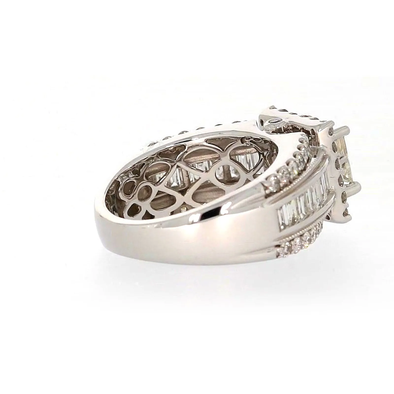 New York 14ct White Gold Princess & Baguette & Round Brilliant Cut 2 CARAT tw of Diamonds Ring