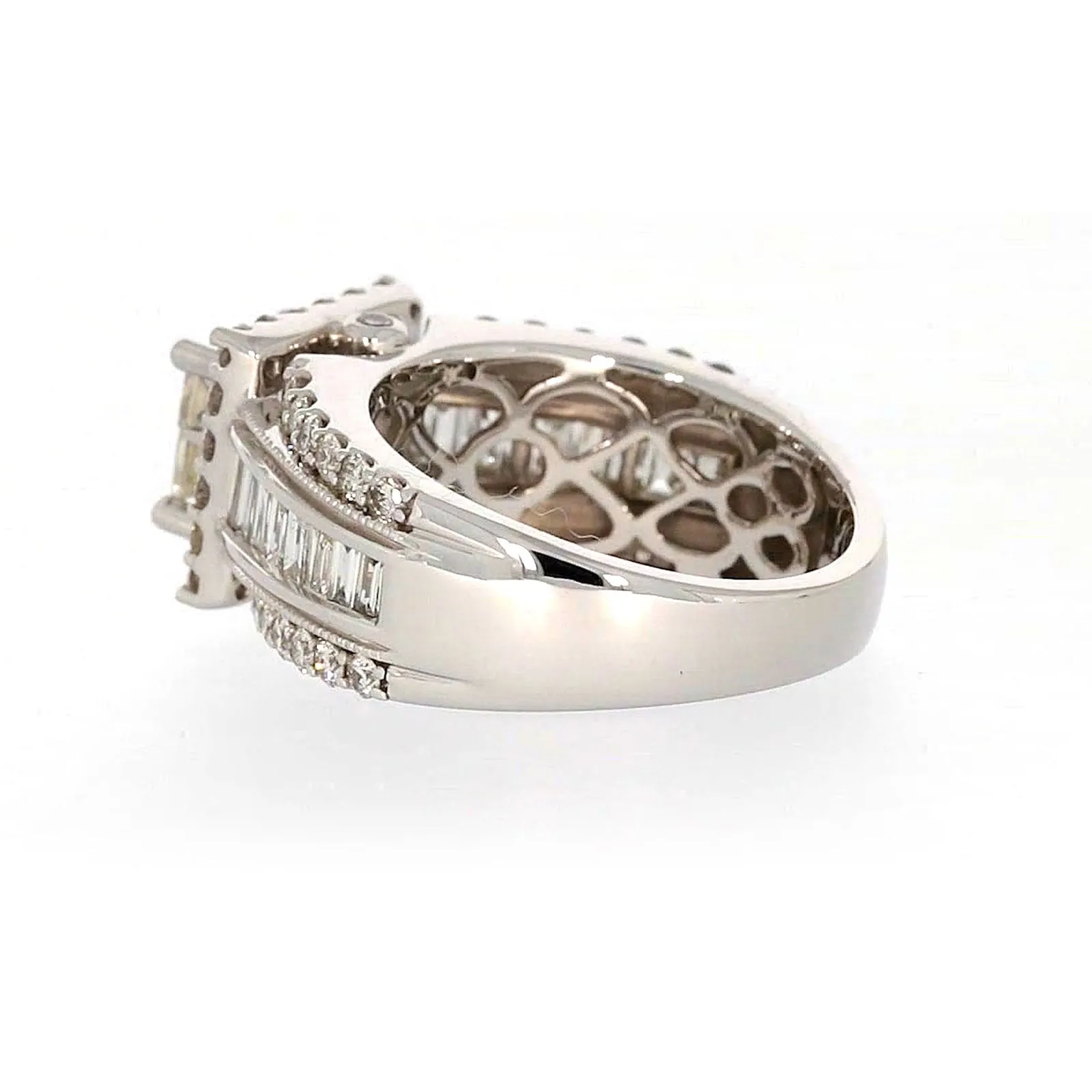 New York 14ct White Gold Princess & Baguette & Round Brilliant Cut 2 CARAT tw of Diamonds Ring