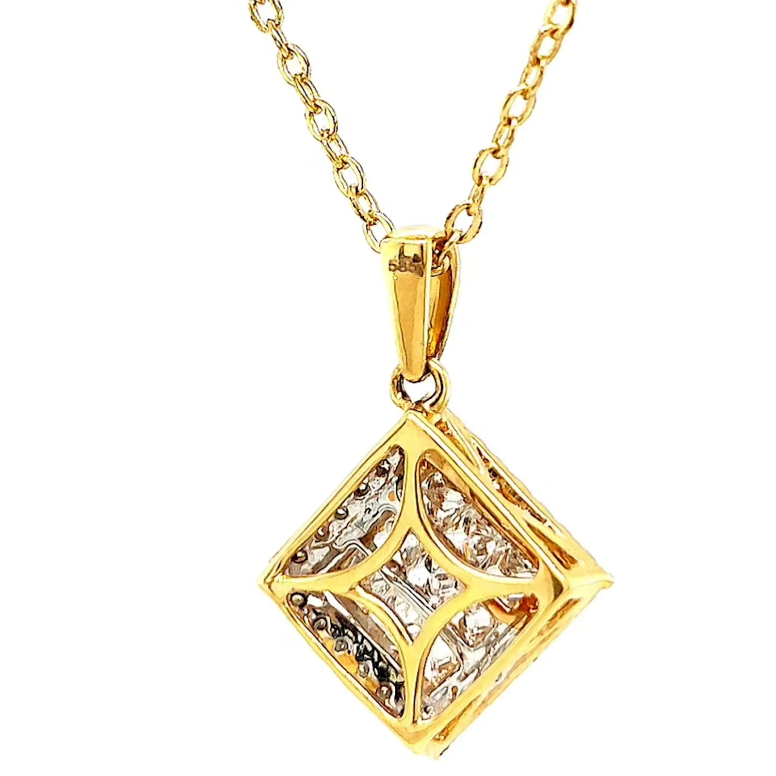 New York 14ct Yellow Gold Princess & Round Brilliant Cut 3/4 CARAT tw of Diamonds Pendant