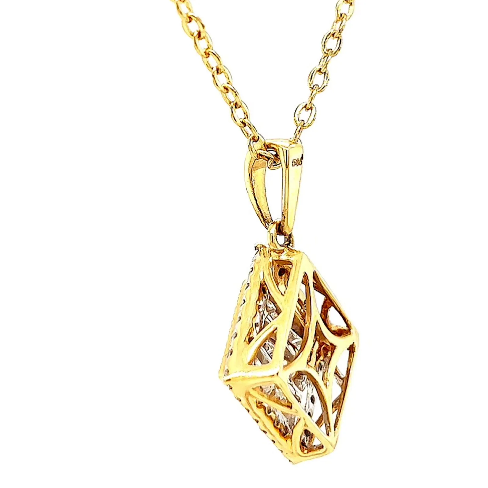 New York 14ct Yellow Gold Princess & Round Brilliant Cut 3/4 CARAT tw of Diamonds Pendant