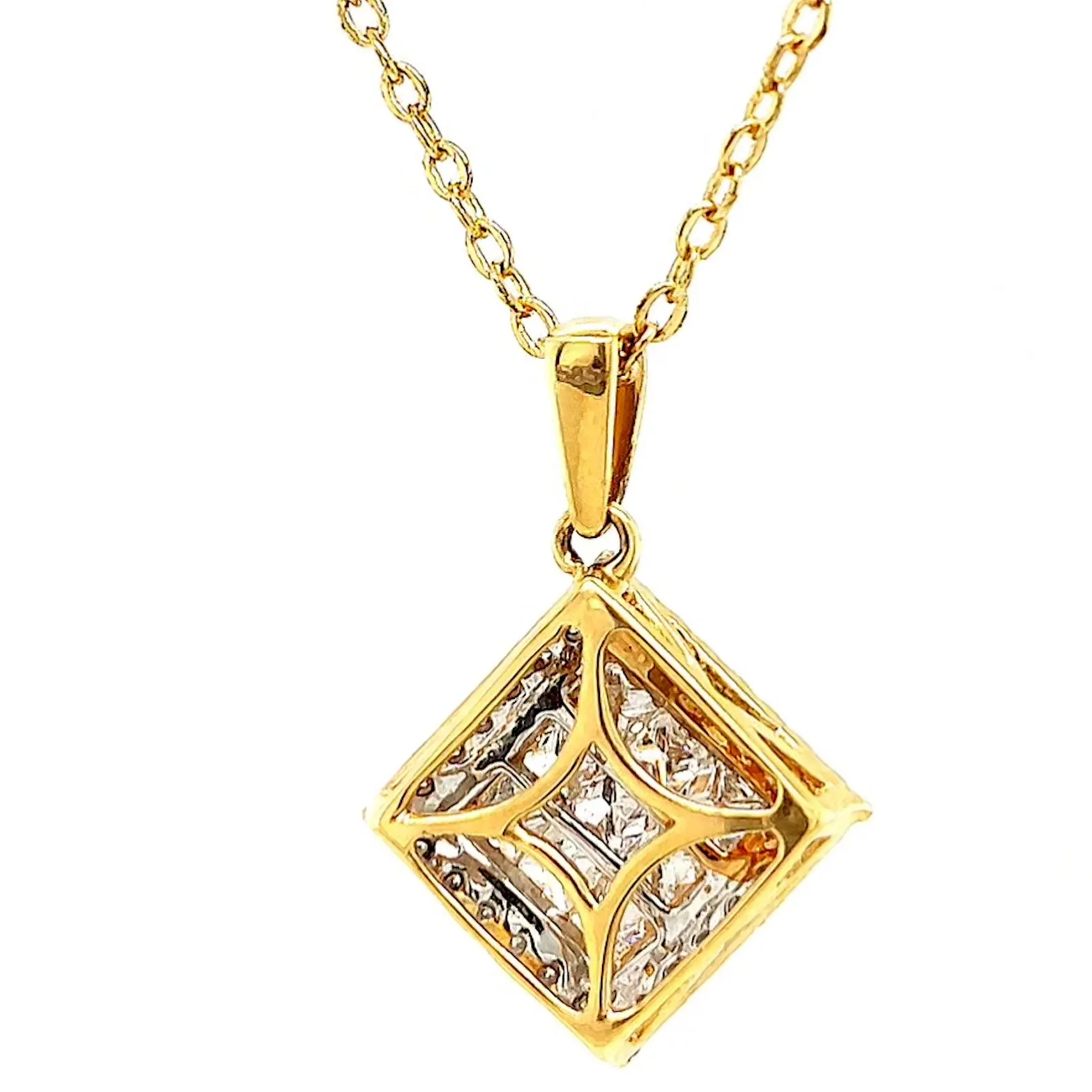 New York 14ct Yellow Gold Princess & Round Brilliant Cut 3/4 CARAT tw of Diamonds Pendant