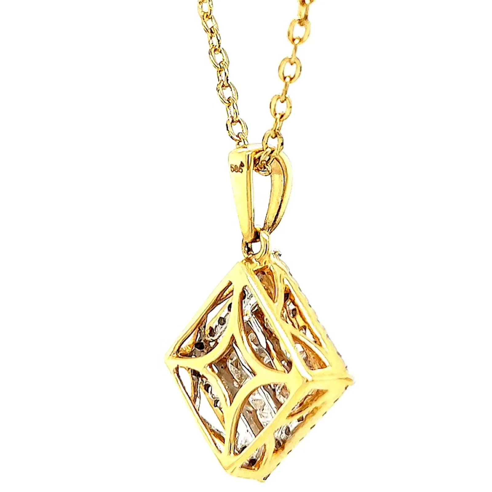 New York 14ct Yellow Gold Princess & Round Brilliant Cut 3/4 CARAT tw of Diamonds Pendant