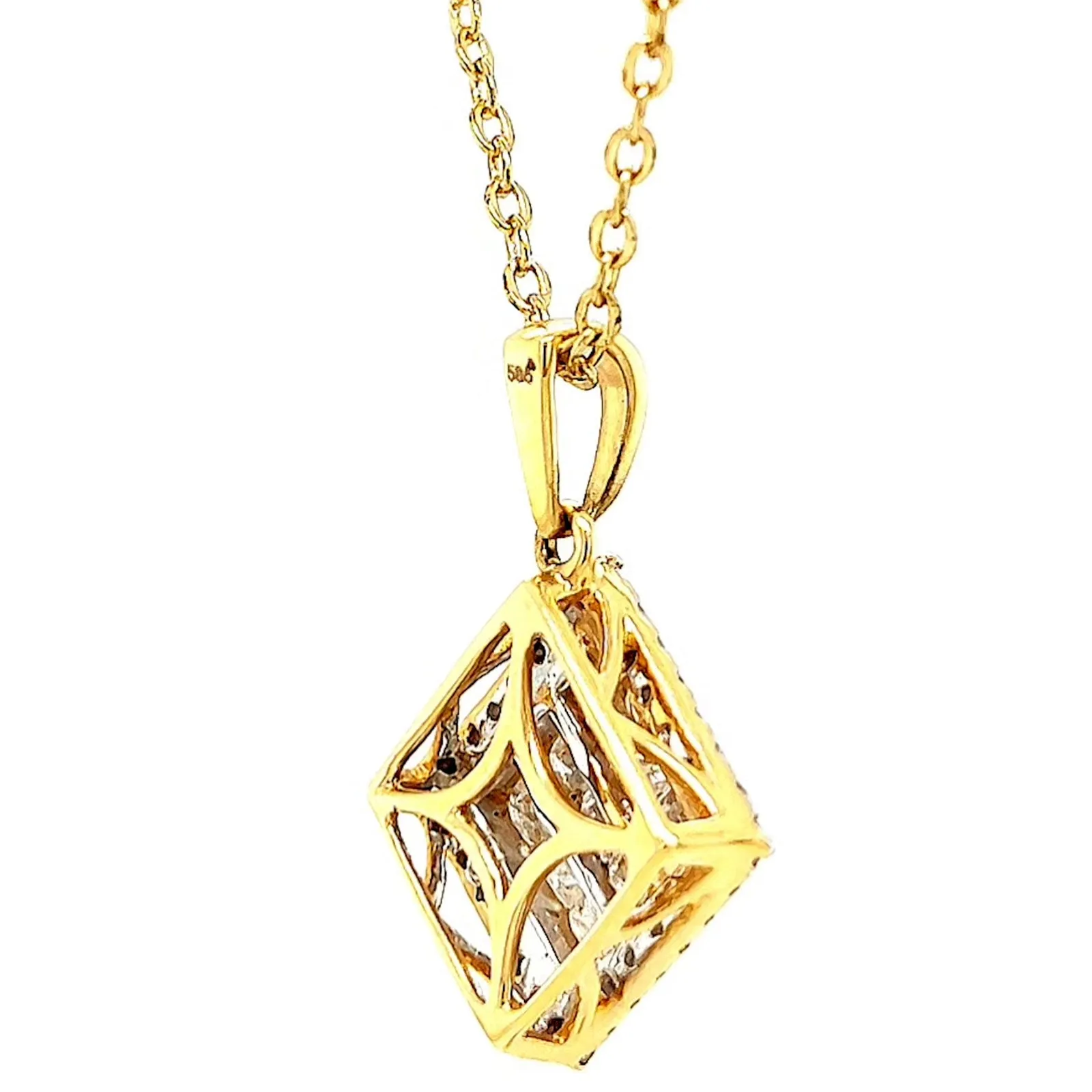 New York 14ct Yellow Gold Princess & Round Brilliant Cut 3/4 CARAT tw of Diamonds Pendant