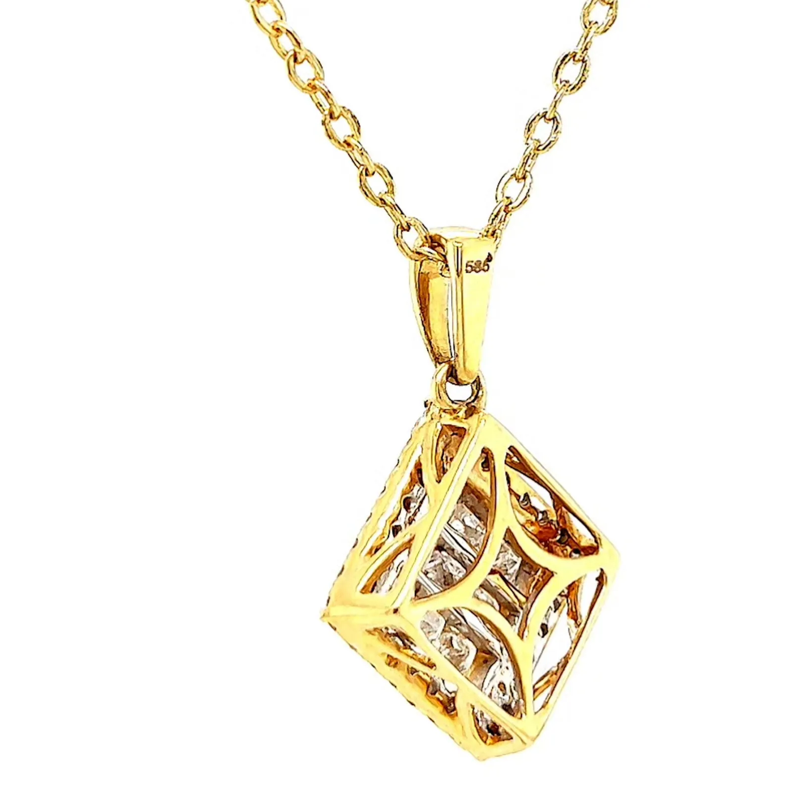 New York 14ct Yellow Gold Princess & Round Brilliant Cut 3/4 CARAT tw of Diamonds Pendant