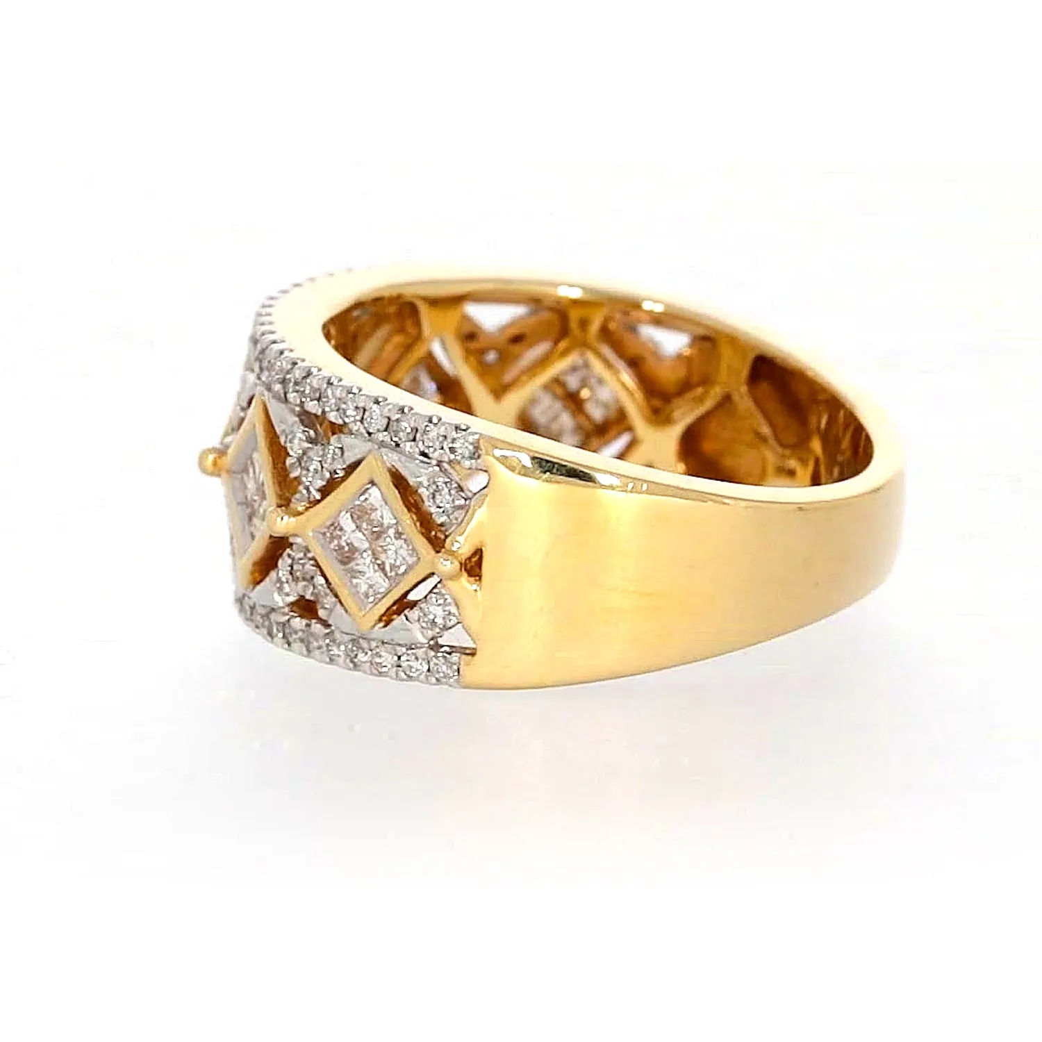 New York 14ct Yellow Gold Princess Cut with 3/4 CARAT tw of Diamonds Ring