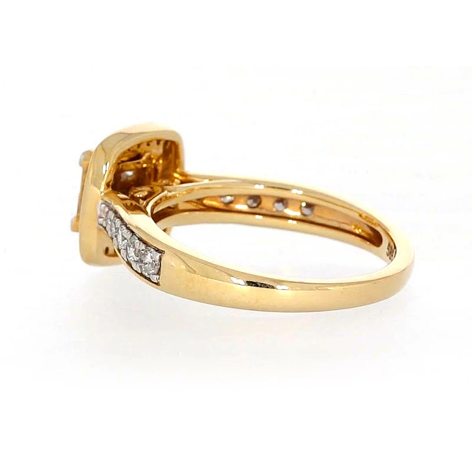 New York 14ct Yellow Gold Round Brilliant & Princess Cut 3/4 Carat tw of Diamonds Ring