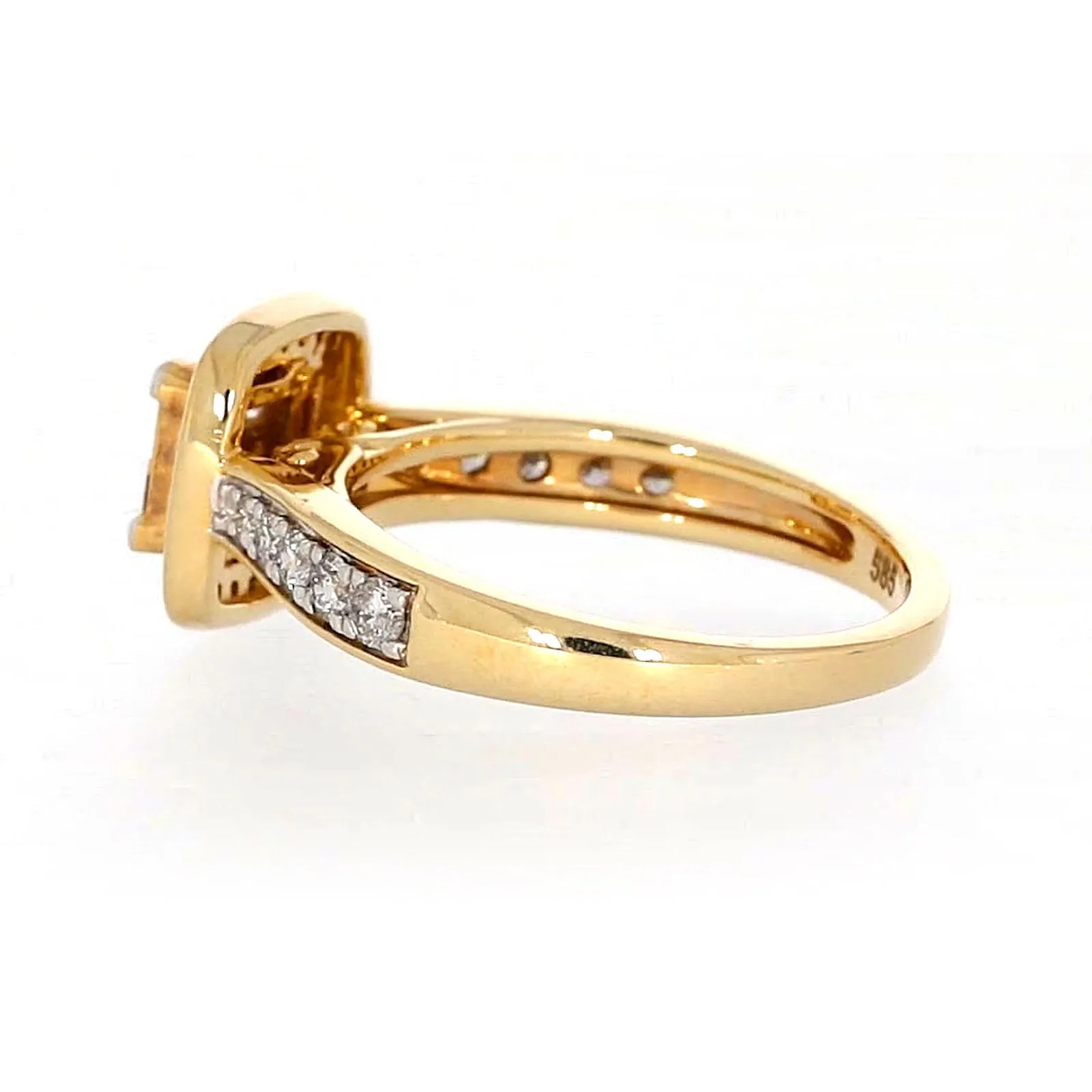 New York 14ct Yellow Gold Round Brilliant & Princess Cut 3/4 Carat tw of Diamonds Ring