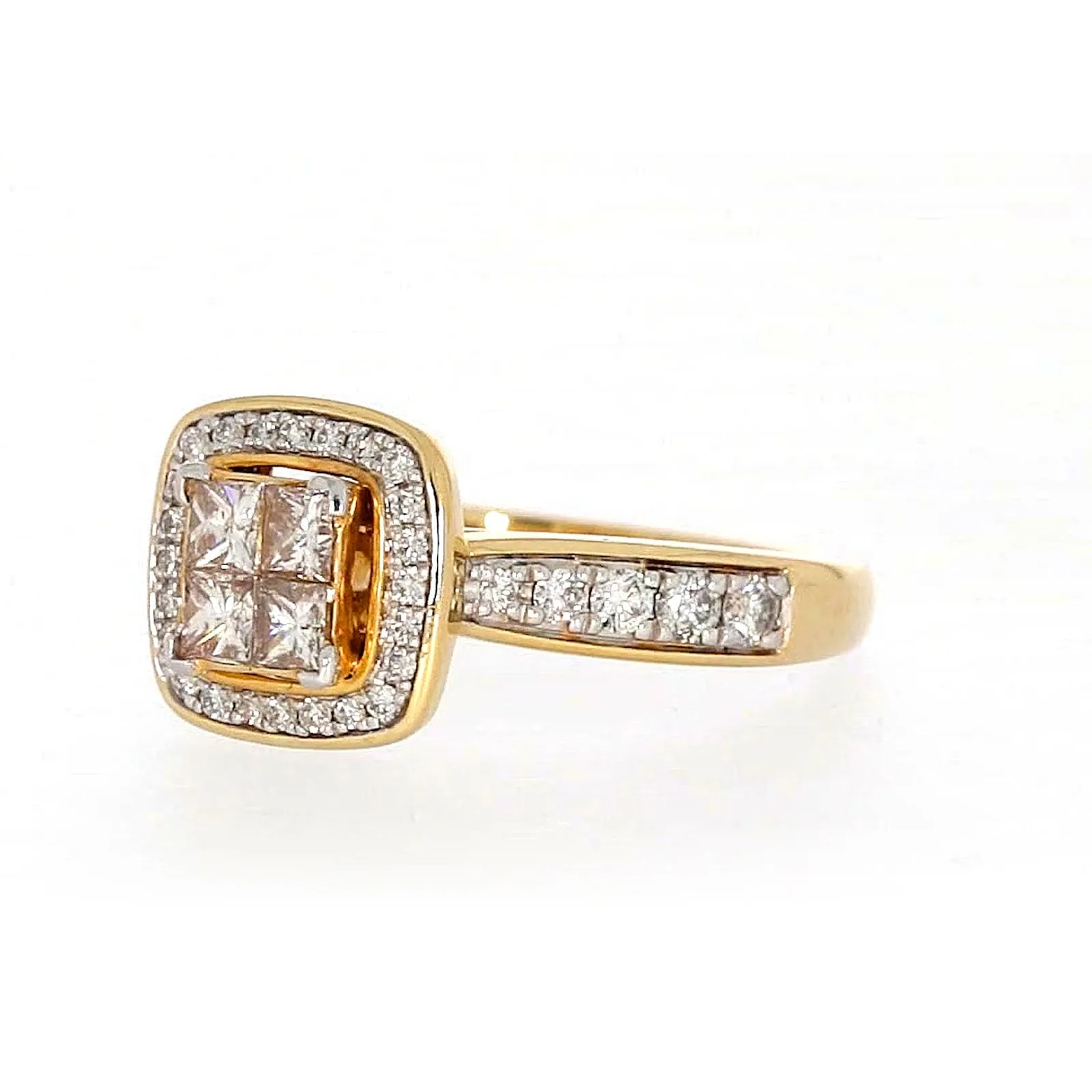New York 14ct Yellow Gold Round Brilliant & Princess Cut 3/4 Carat tw of Diamonds Ring