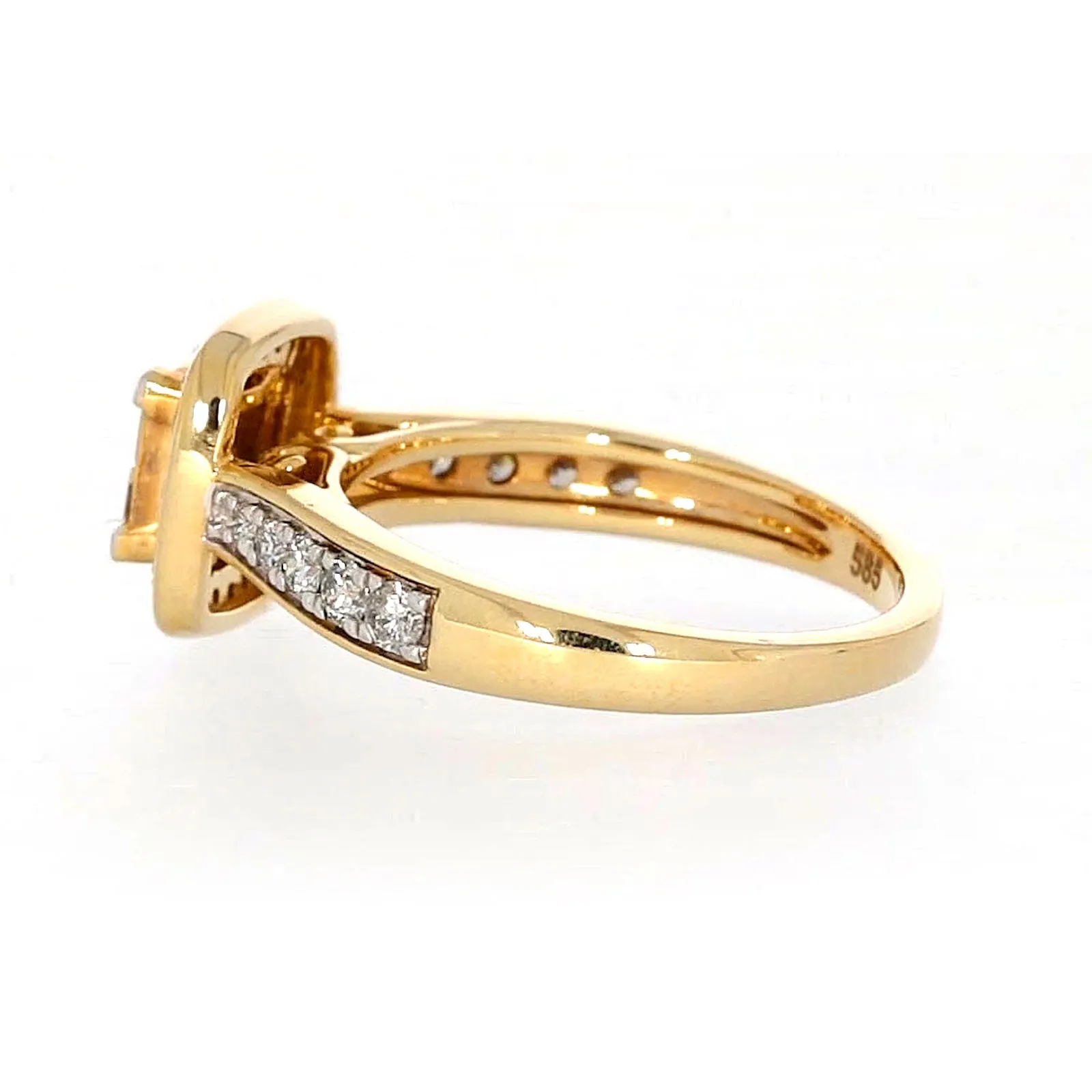 New York 14ct Yellow Gold Round Brilliant & Princess Cut 3/4 Carat tw of Diamonds Ring