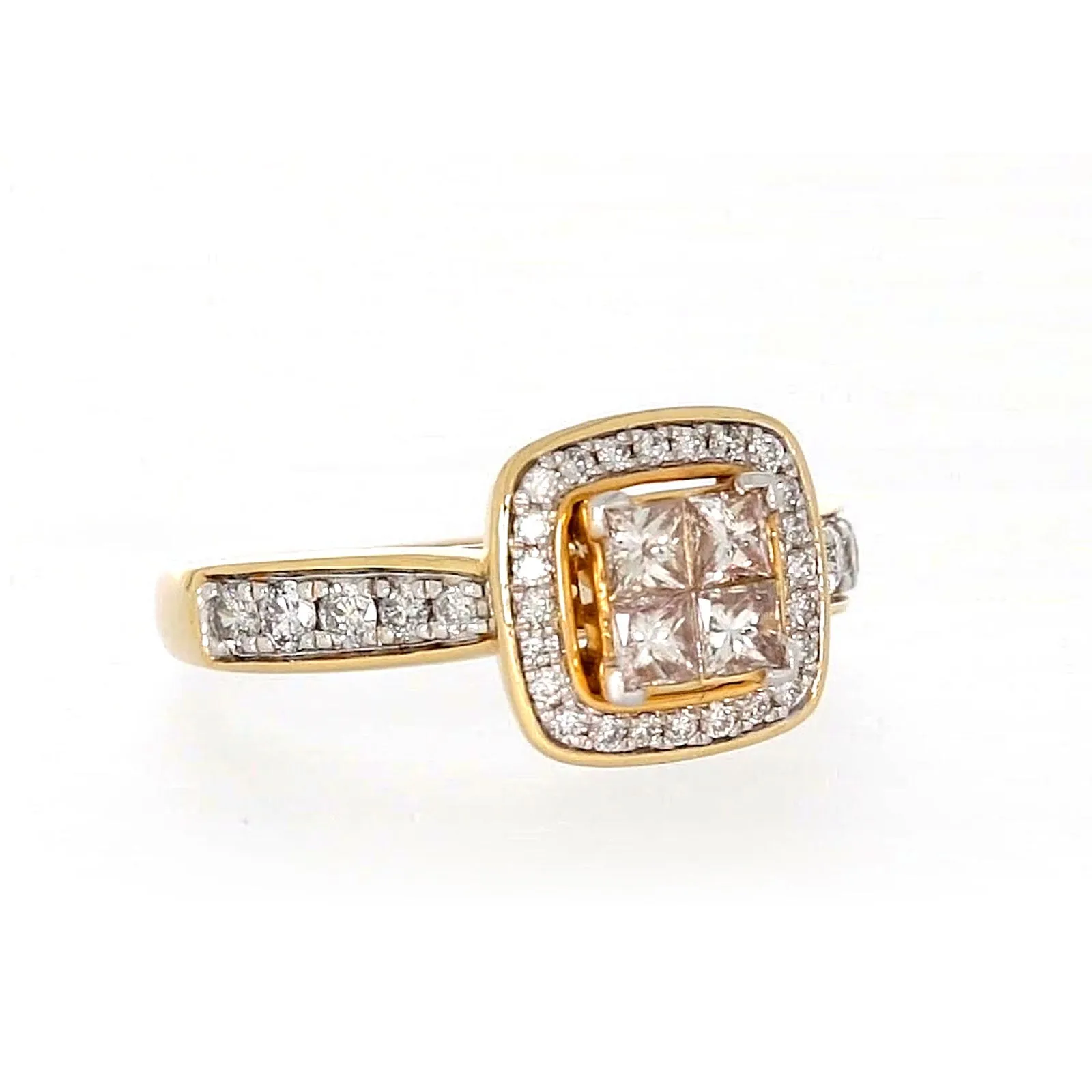 New York 14ct Yellow Gold Round Brilliant & Princess Cut 3/4 Carat tw of Diamonds Ring
