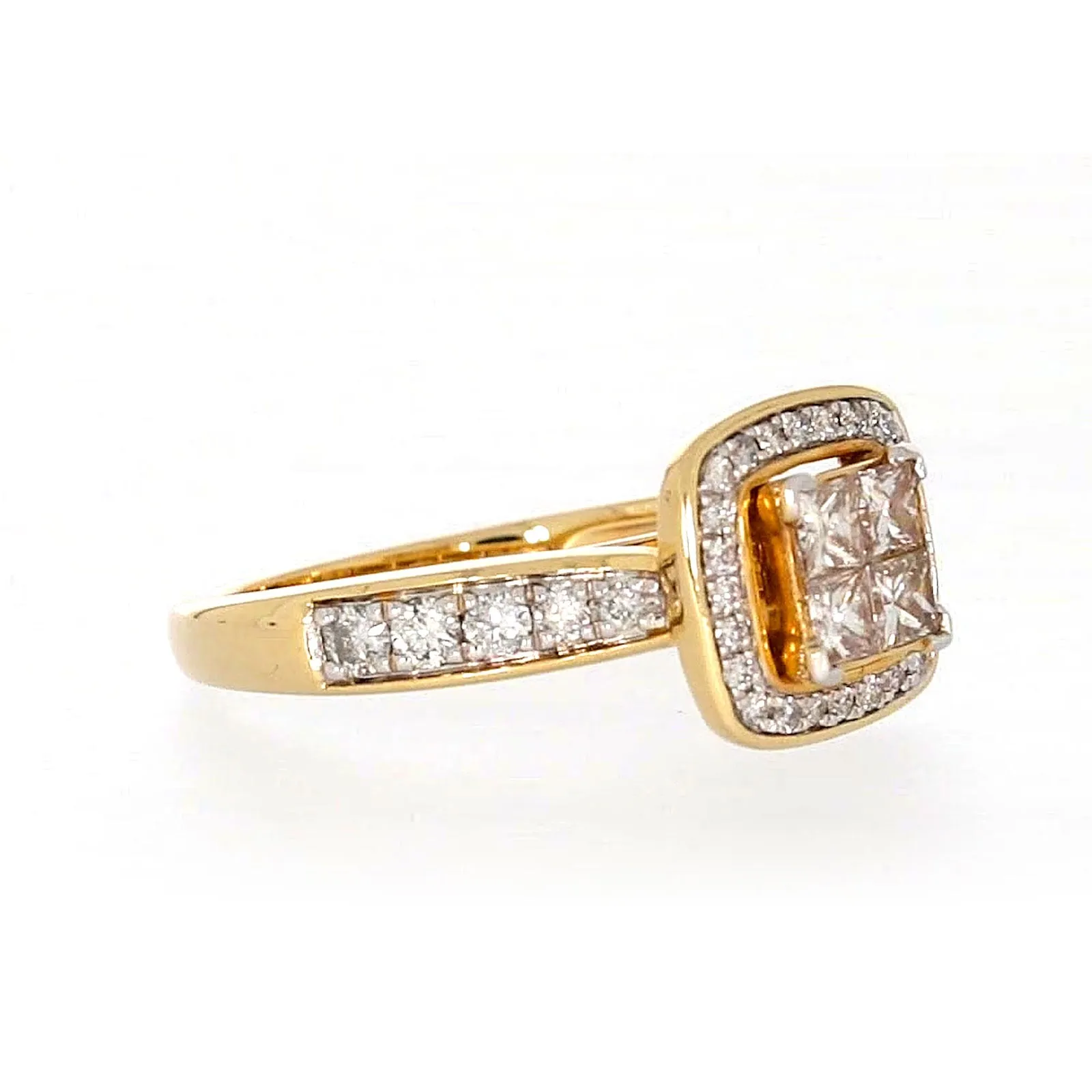 New York 14ct Yellow Gold Round Brilliant & Princess Cut 3/4 Carat tw of Diamonds Ring
