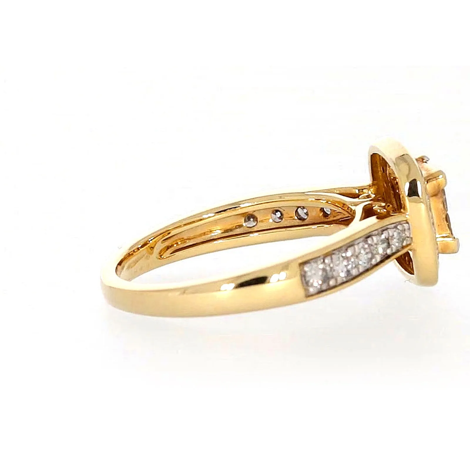 New York 14ct Yellow Gold Round Brilliant & Princess Cut 3/4 Carat tw of Diamonds Ring