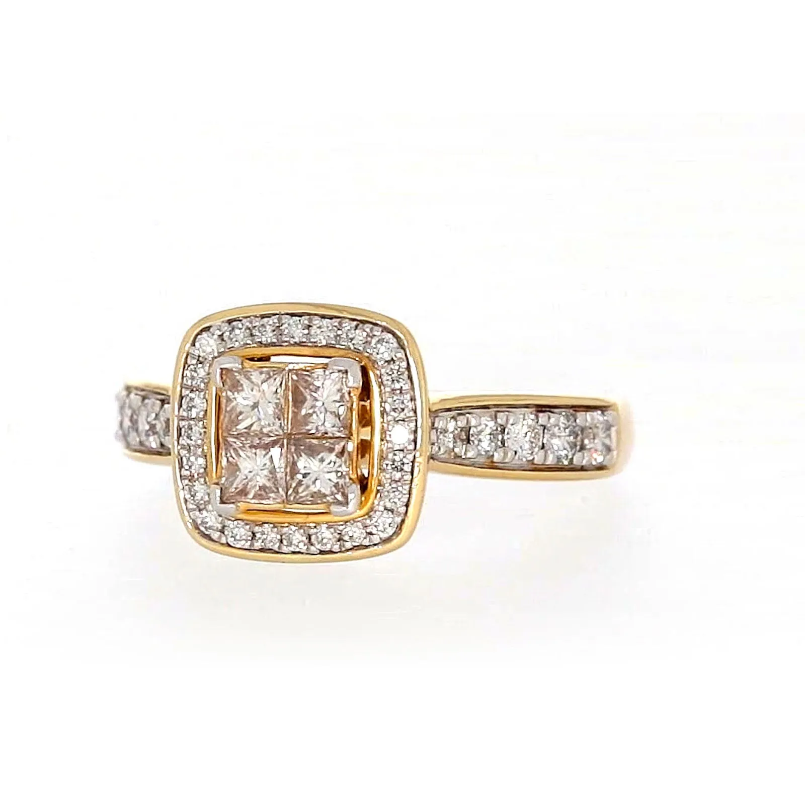 New York 14ct Yellow Gold Round Brilliant & Princess Cut 3/4 Carat tw of Diamonds Ring