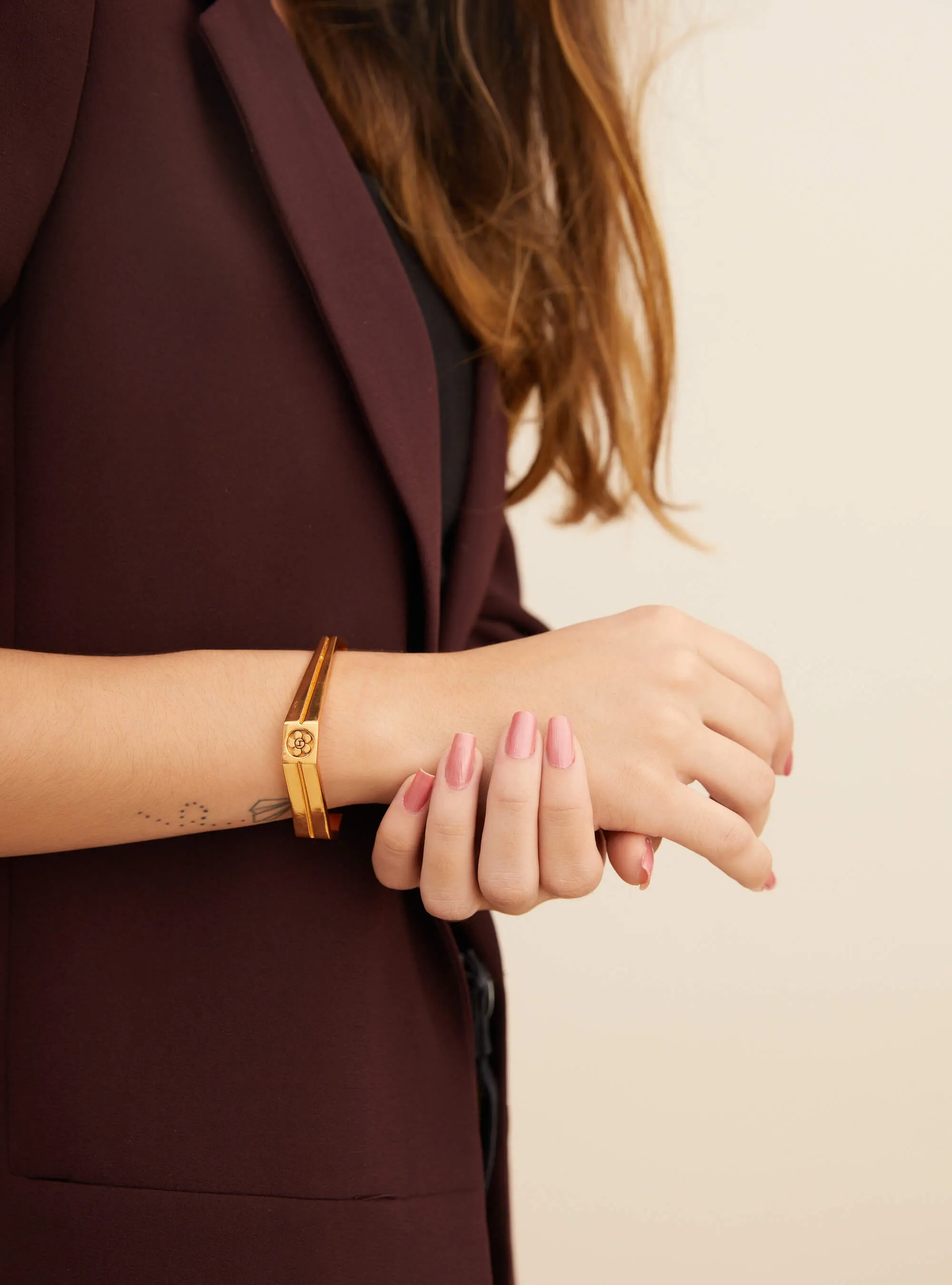 OH Poppi Bolt Handcuff Bracelet - Gold