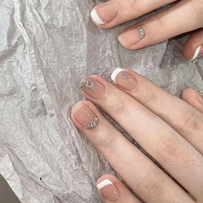 Sparkling Diamond False Nails Set: Glamorous 3D Designs