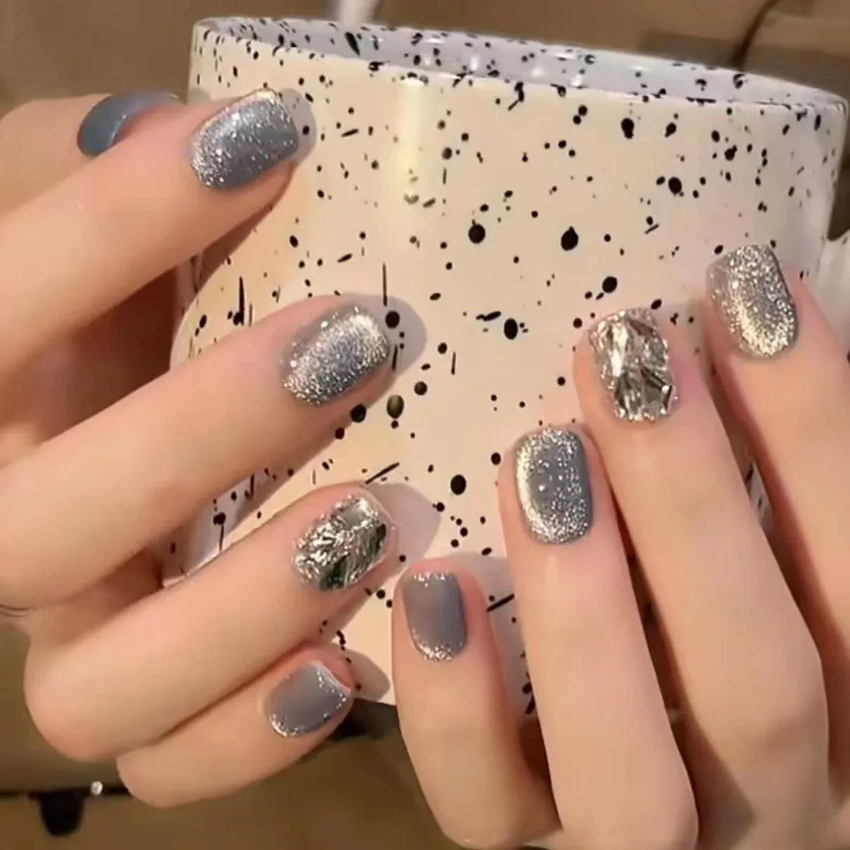 Sparkling Diamond False Nails Set: Glamorous 3D Designs