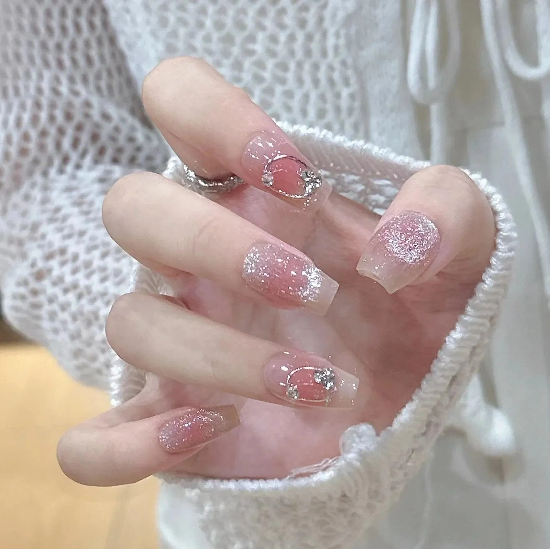 Sparkling Diamond False Nails Set: Glamorous 3D Designs