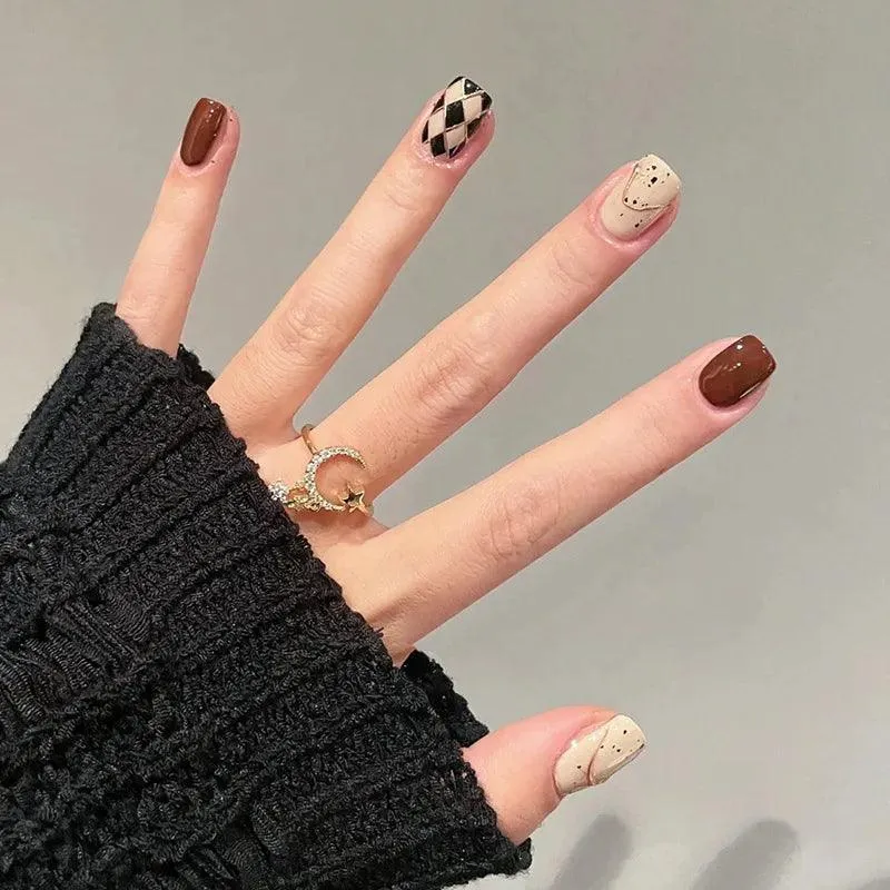 Sparkling Diamond False Nails Set: Glamorous 3D Designs
