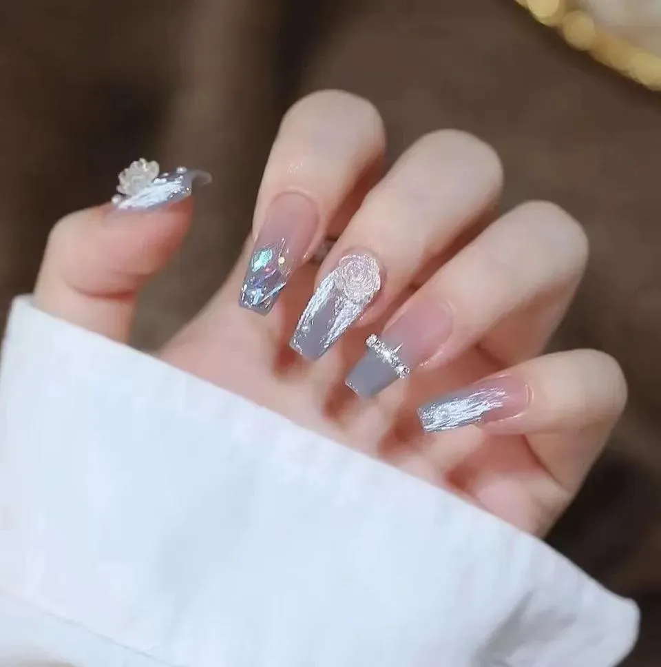 Sparkling Diamond False Nails Set: Glamorous 3D Designs