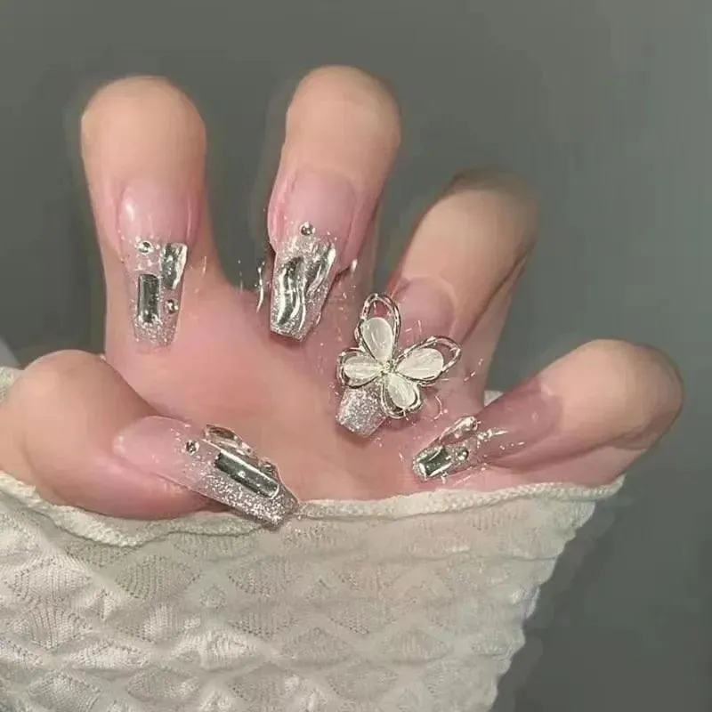 Sparkling Diamond False Nails Set: Glamorous 3D Designs