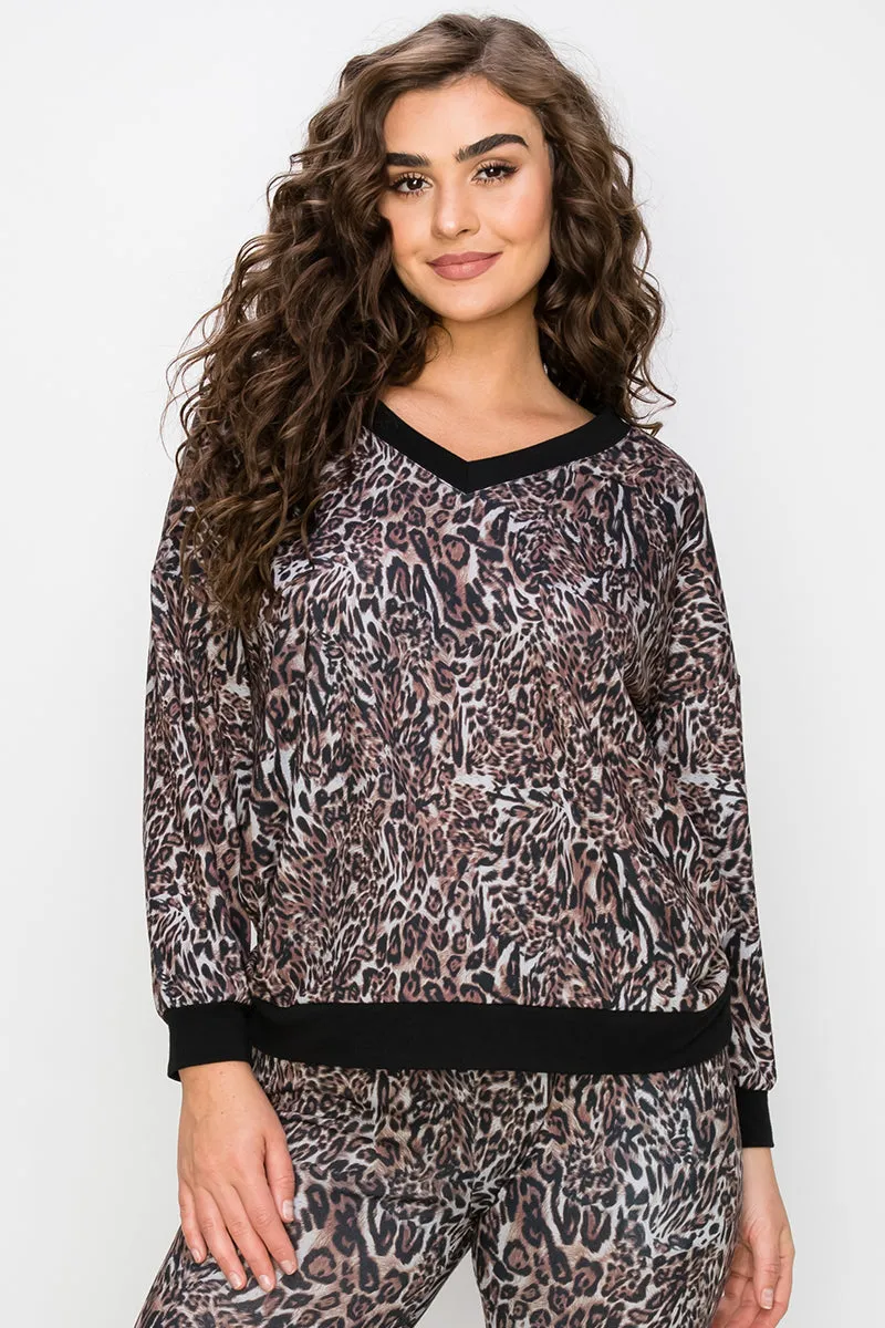 Striking Leopard Print V-Neck Long Sleeve Top