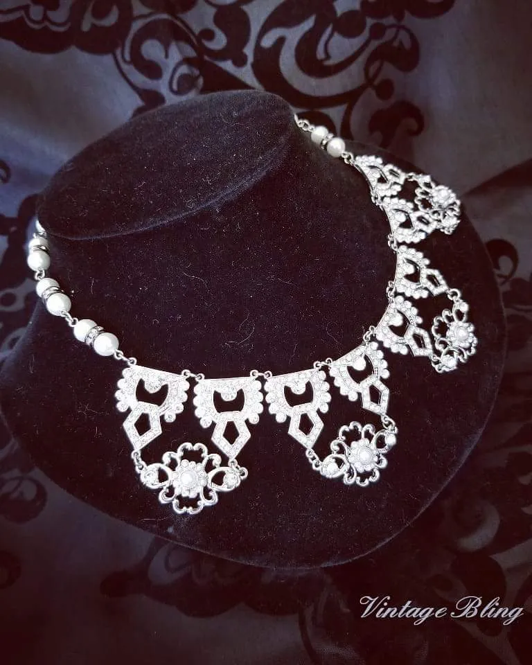 Striking Pearl and Rhinestone Necklace