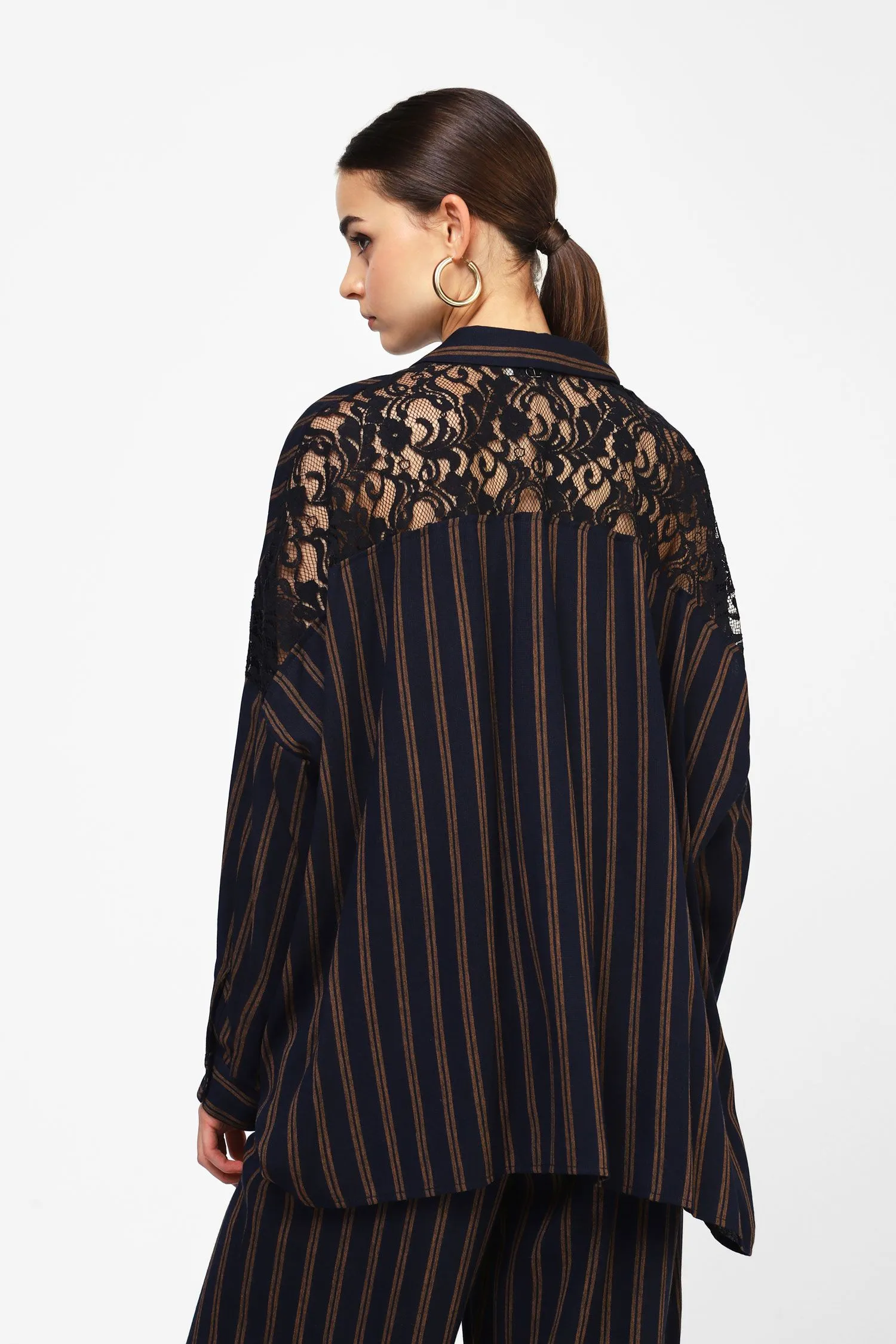 Striped shirt with lace details