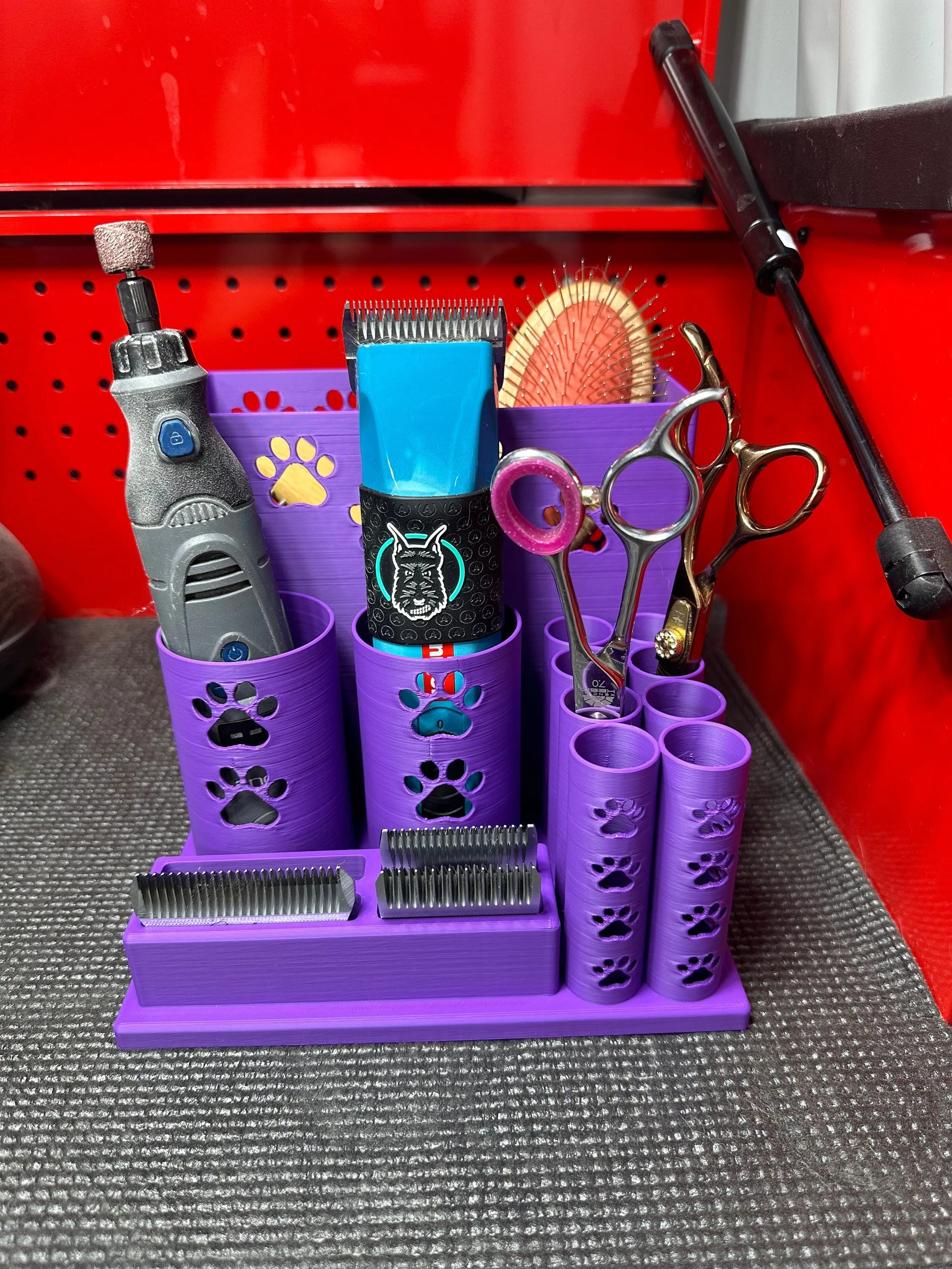 The Mutt-- Dog Grooming Brush Holder, 8 Scissors, 2 Standard Blades, 2 Wide Blades and 2 Clippers  | Large Size |