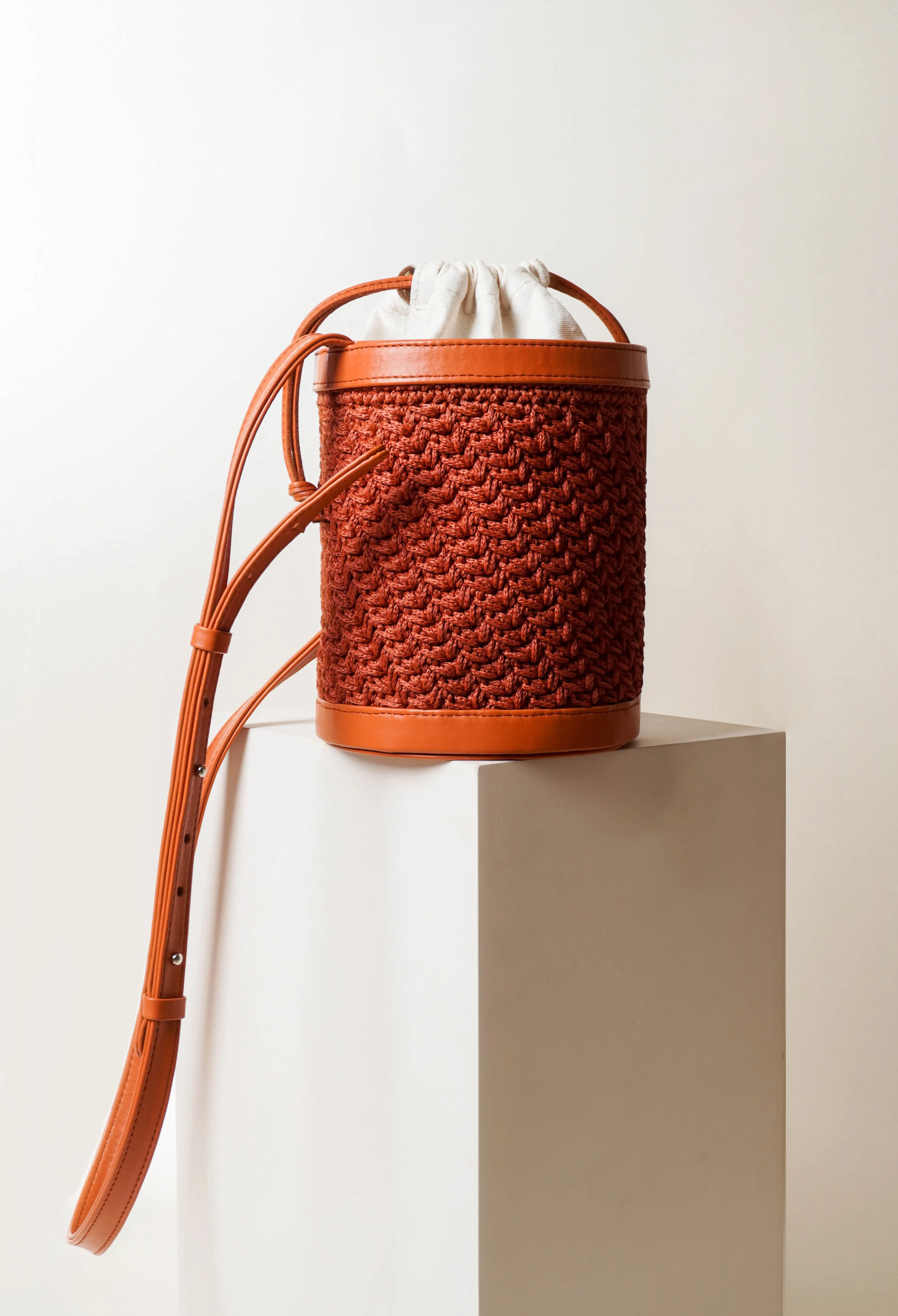 XIMENA BUCKET BAG PAPRIKA